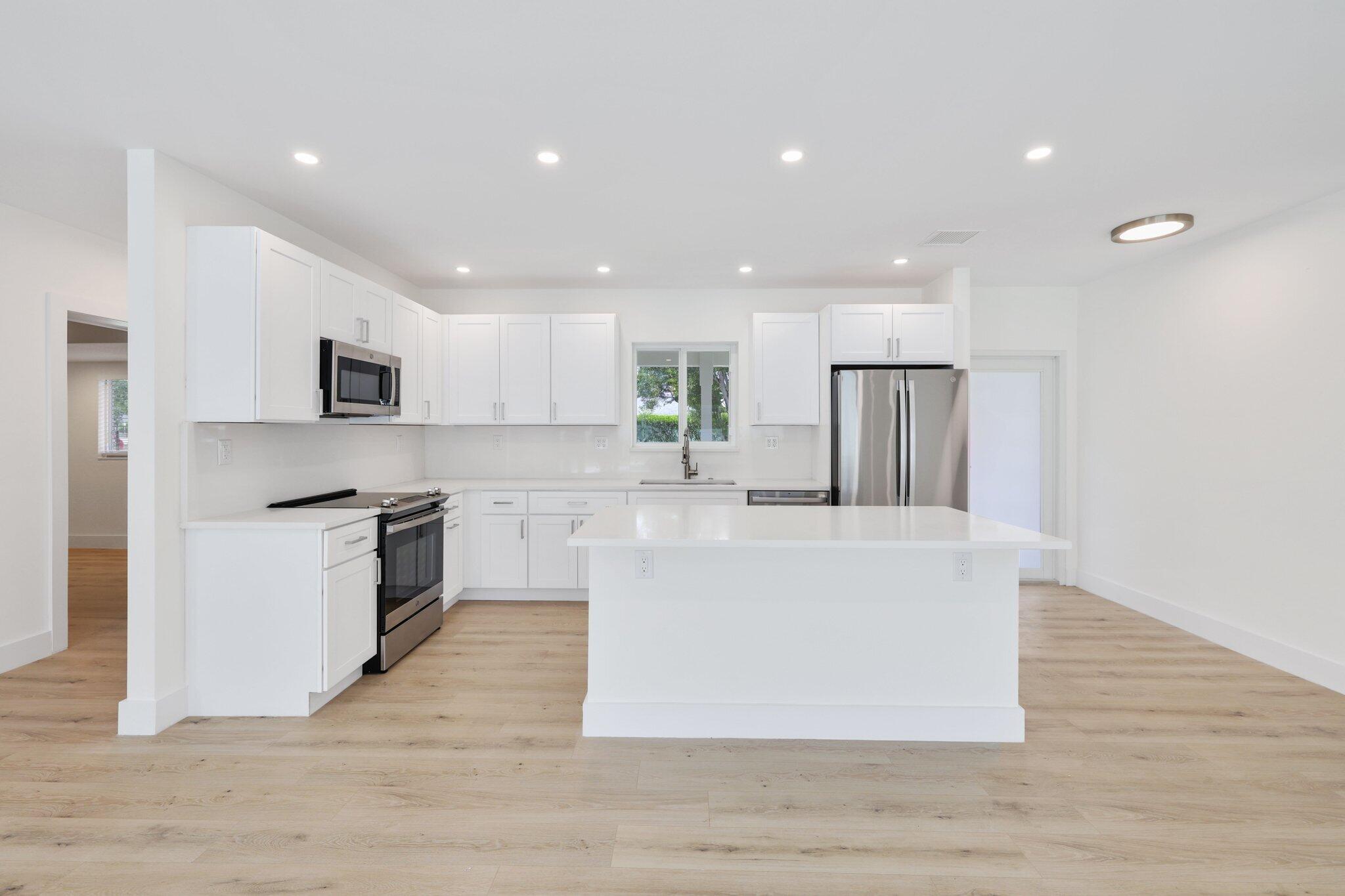 1198 SW 3rd Street