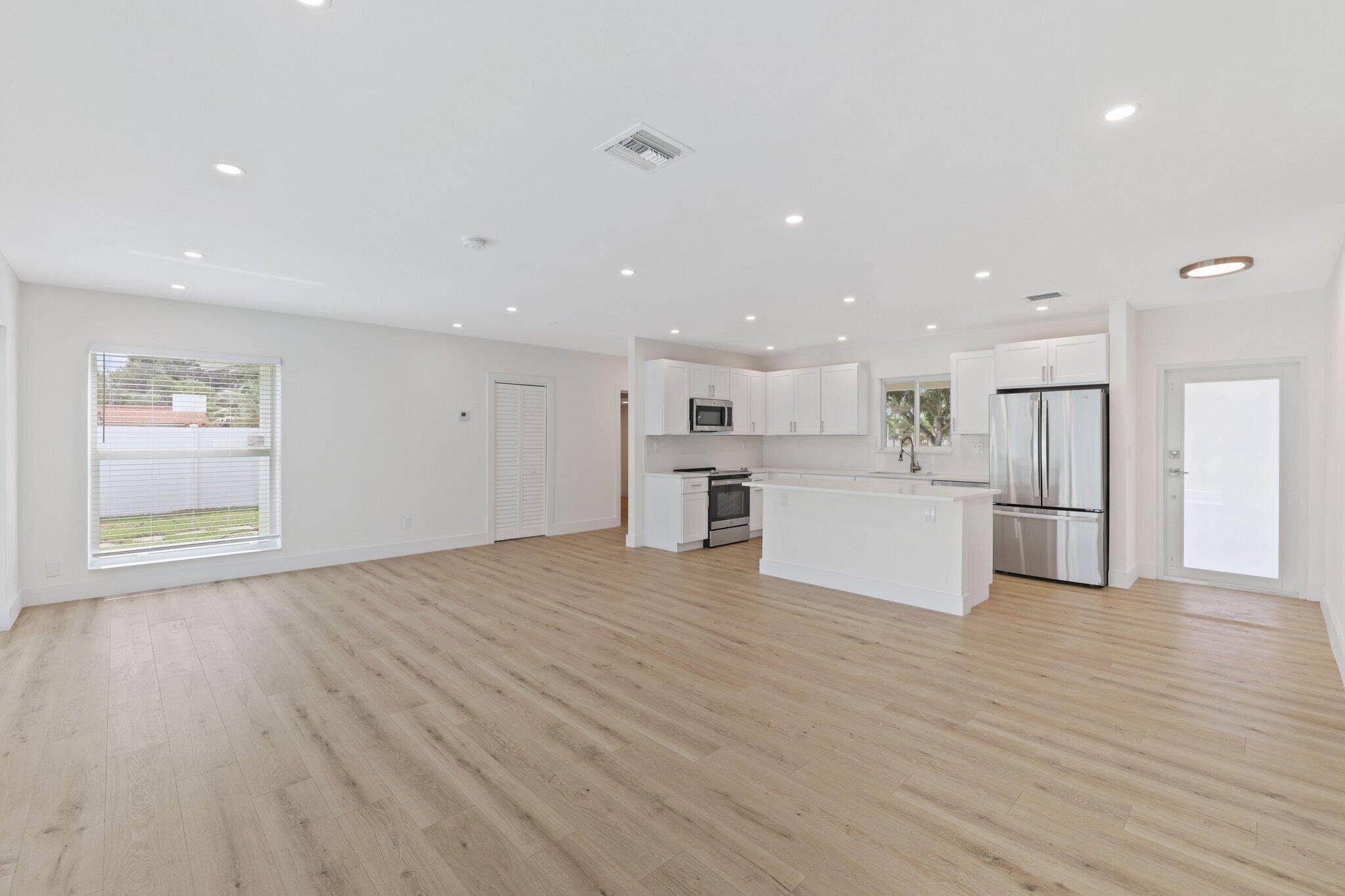 1198 SW 3rd Street