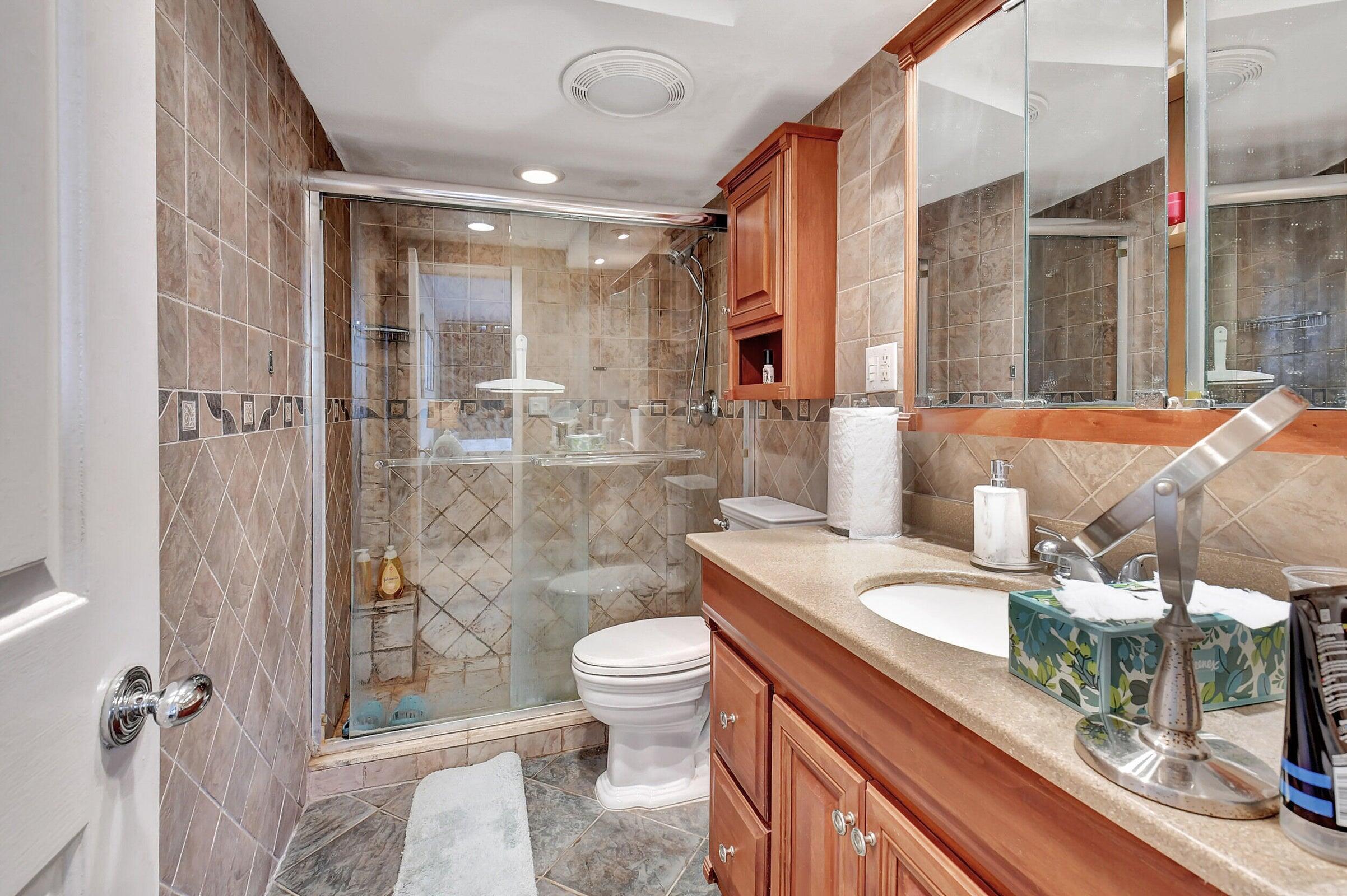 859 Jeffery Street 5010