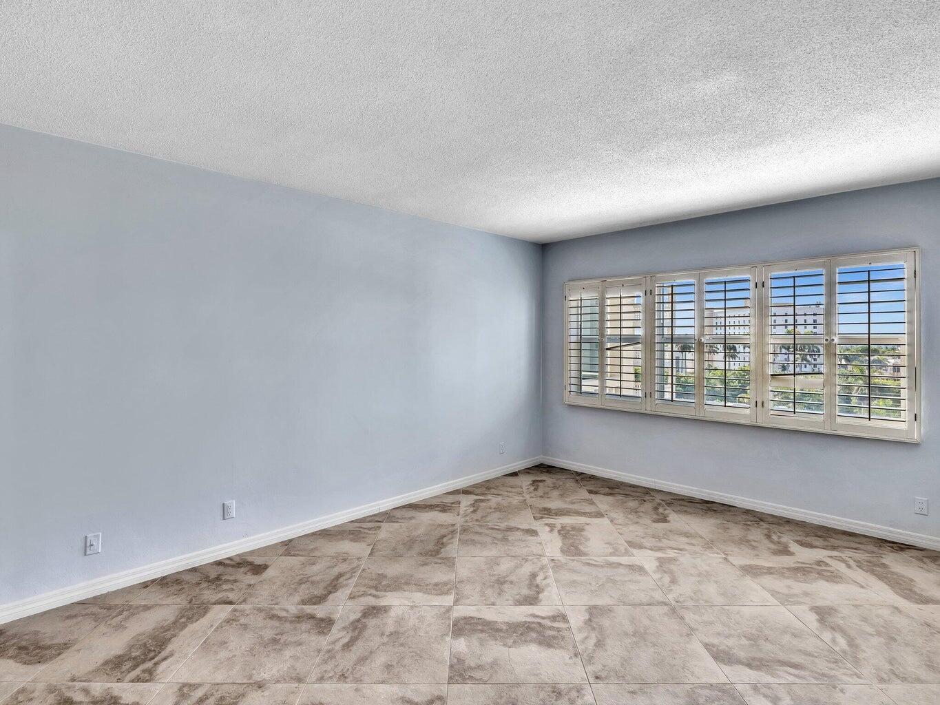 1000 Lowry Street 7f