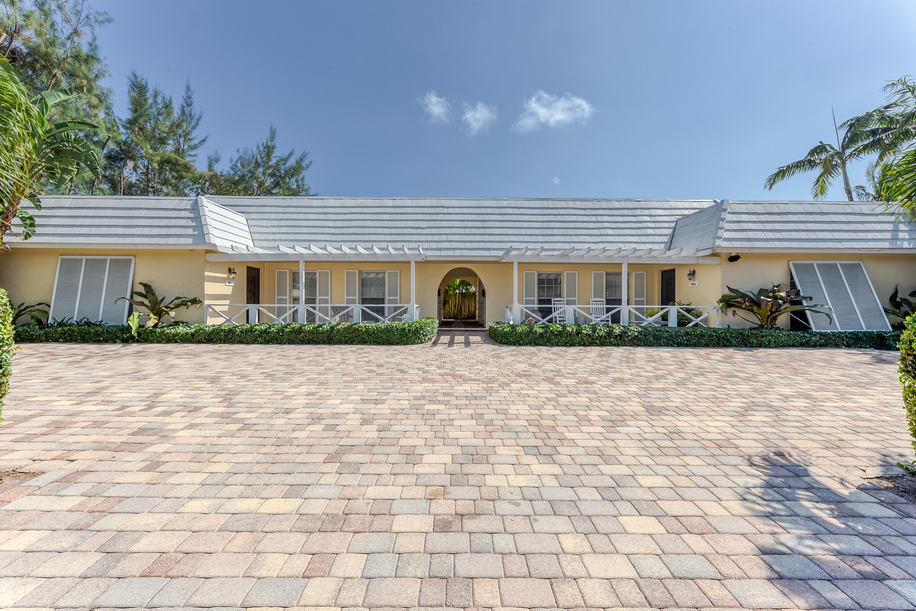 900 NE 4th Street