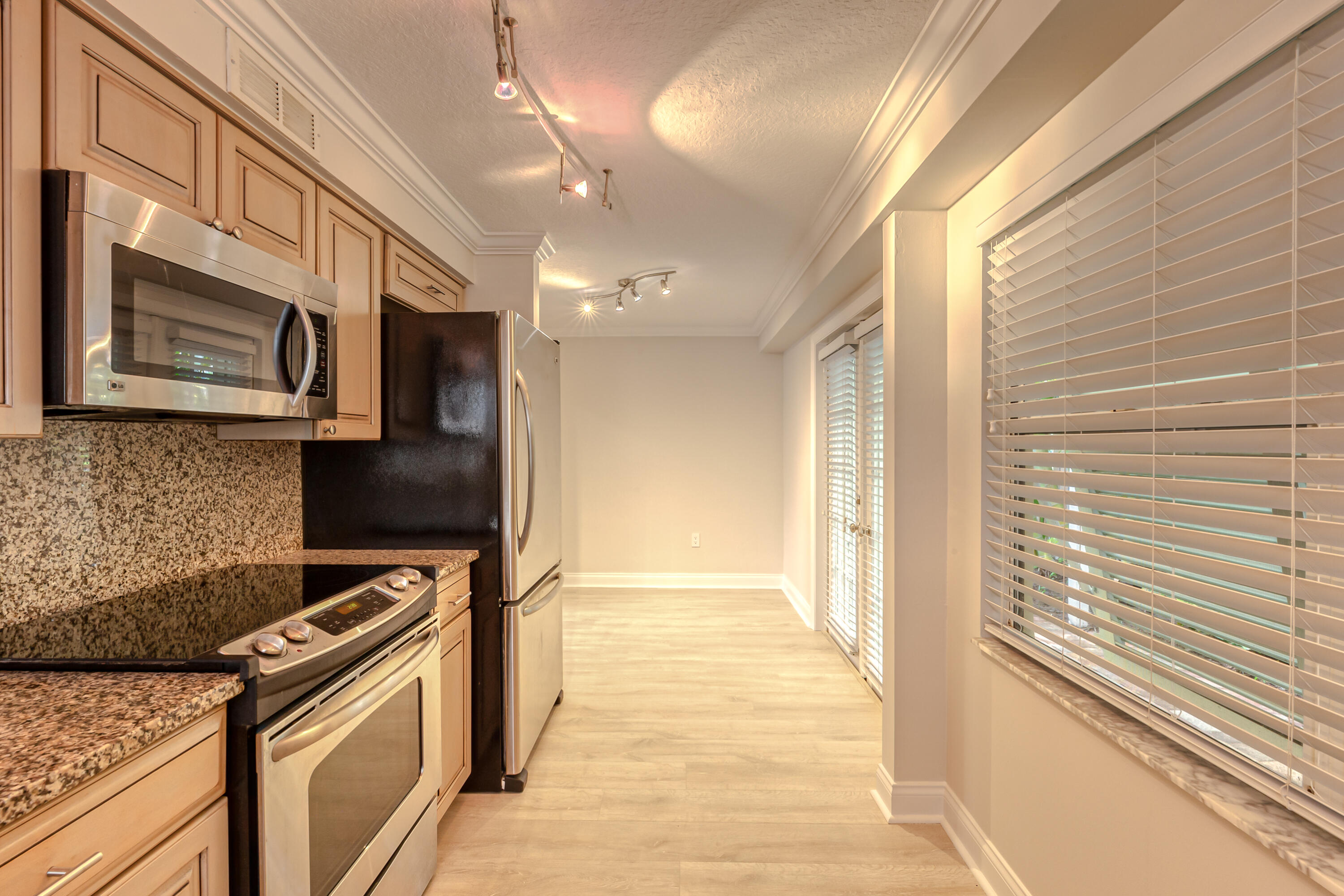 900 NE 4th Street