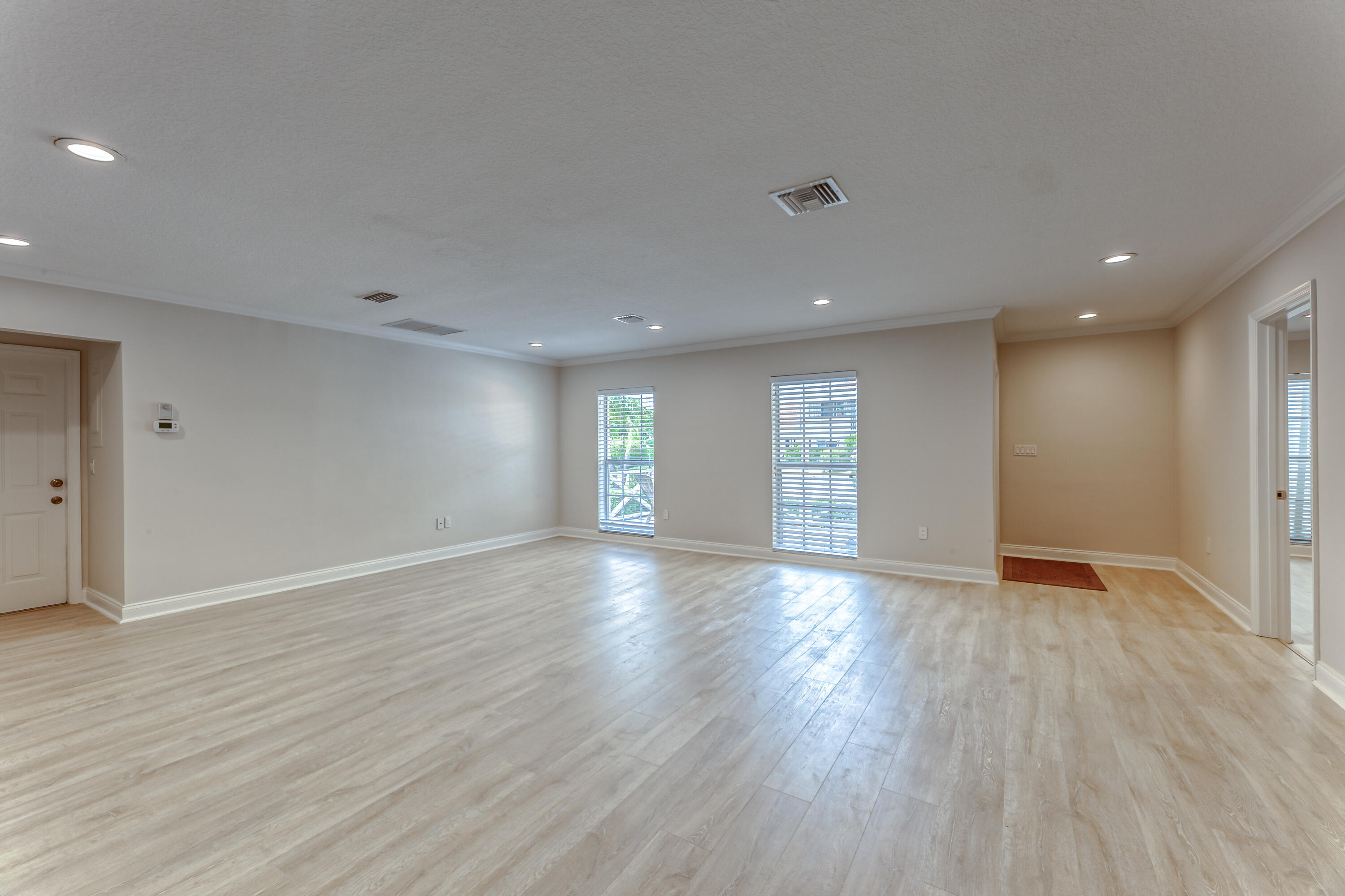 900 NE 4th Street