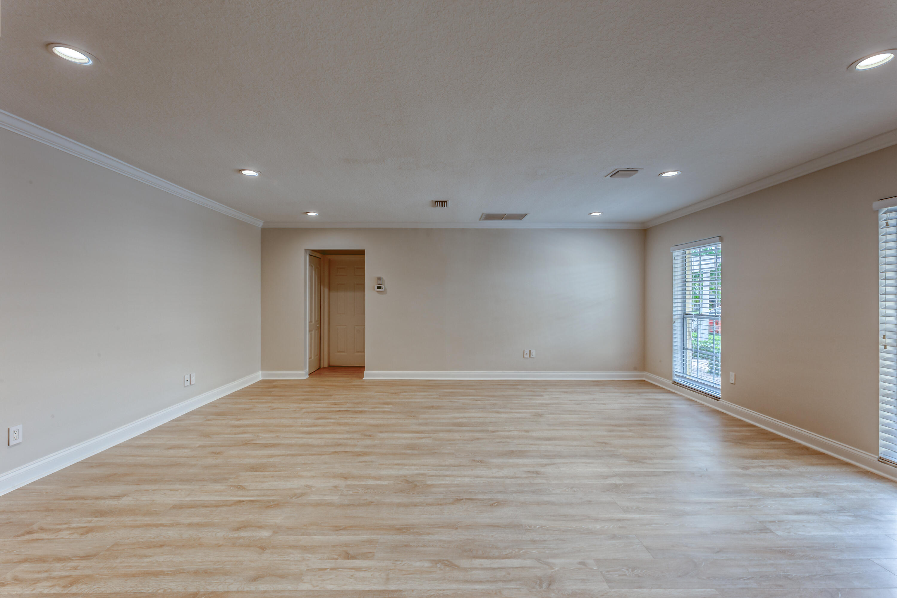 900 NE 4th Street