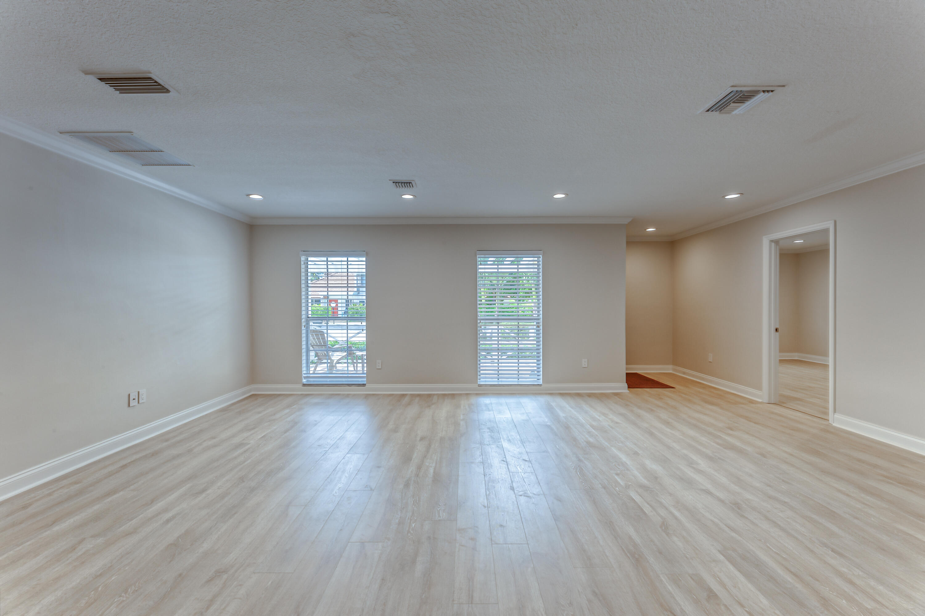 900 NE 4th Street