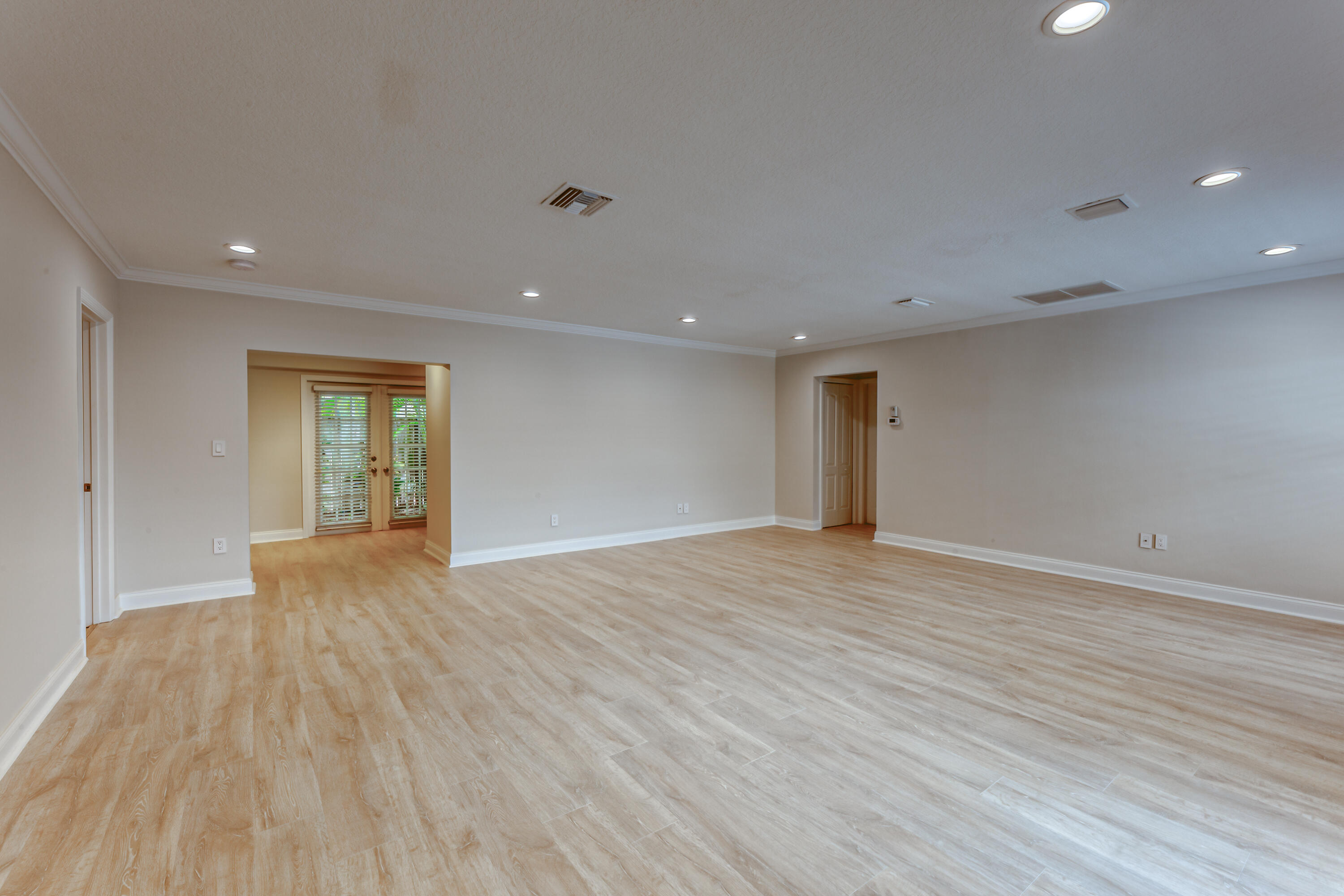 900 NE 4th Street