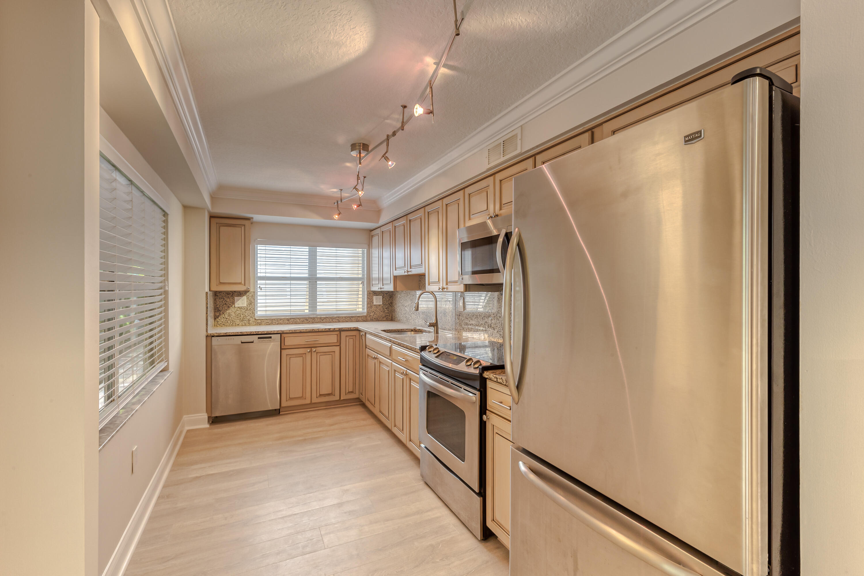 900 NE 4th Street