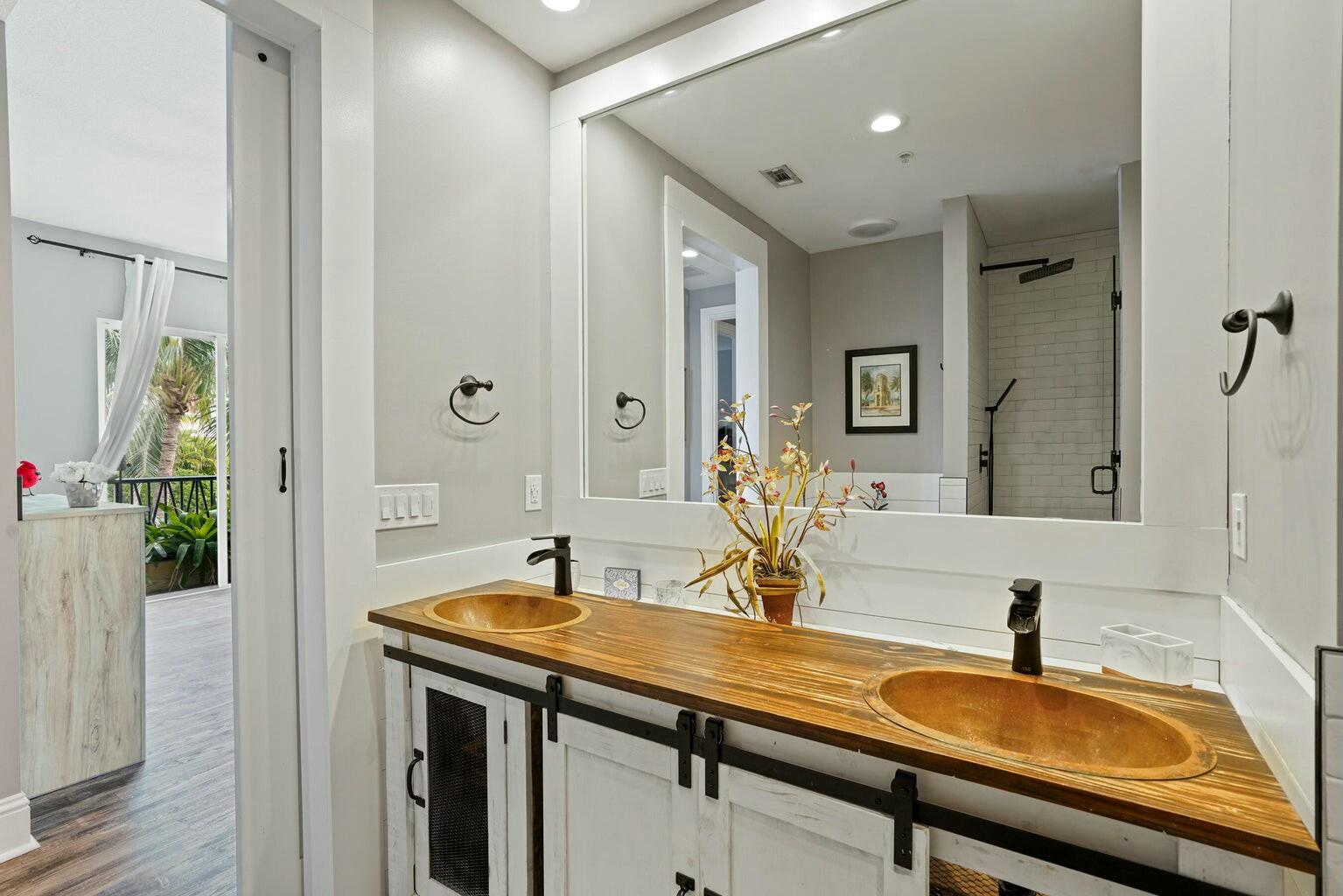 3120 E Latitude Circle 206