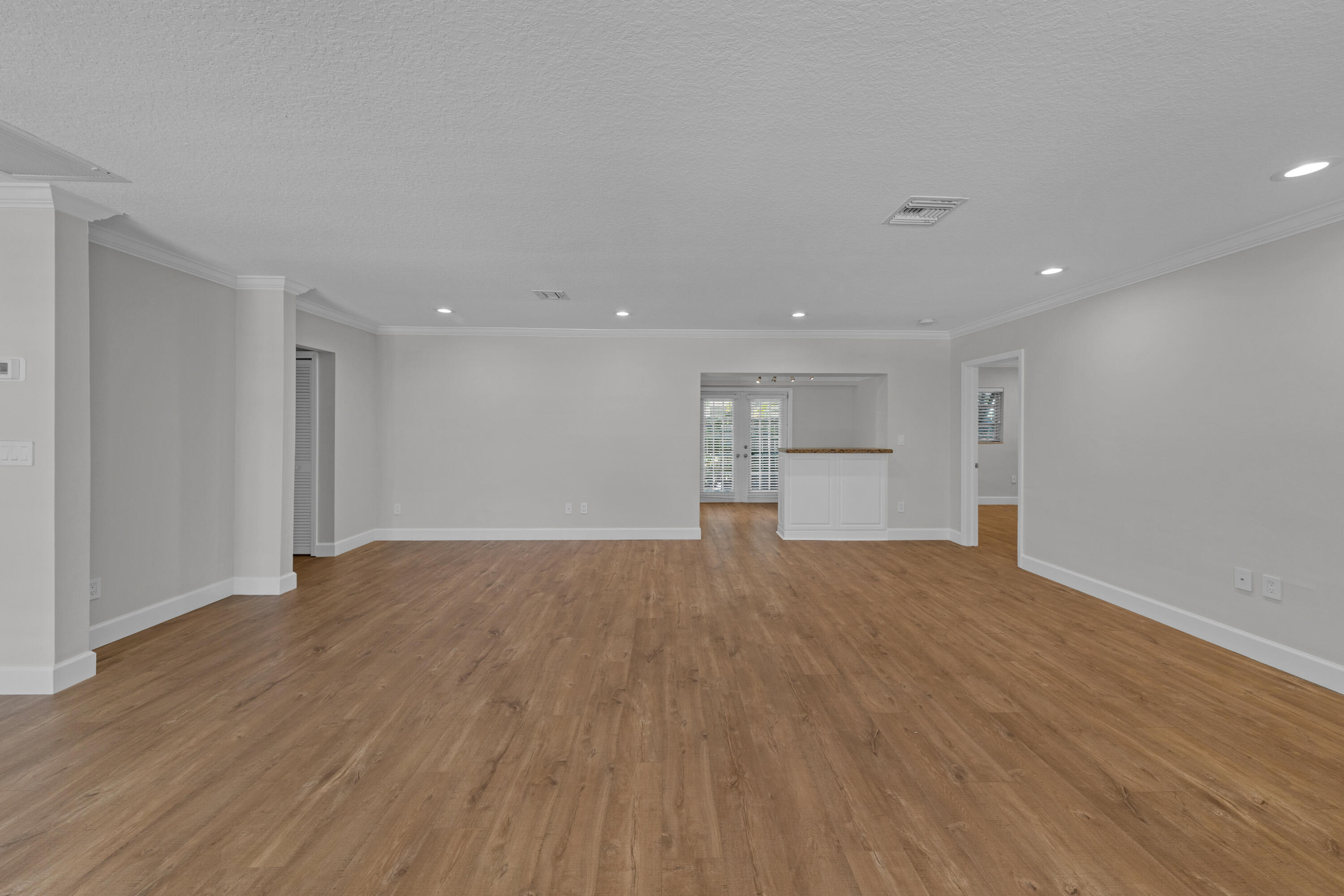 900 NE 4th Street B