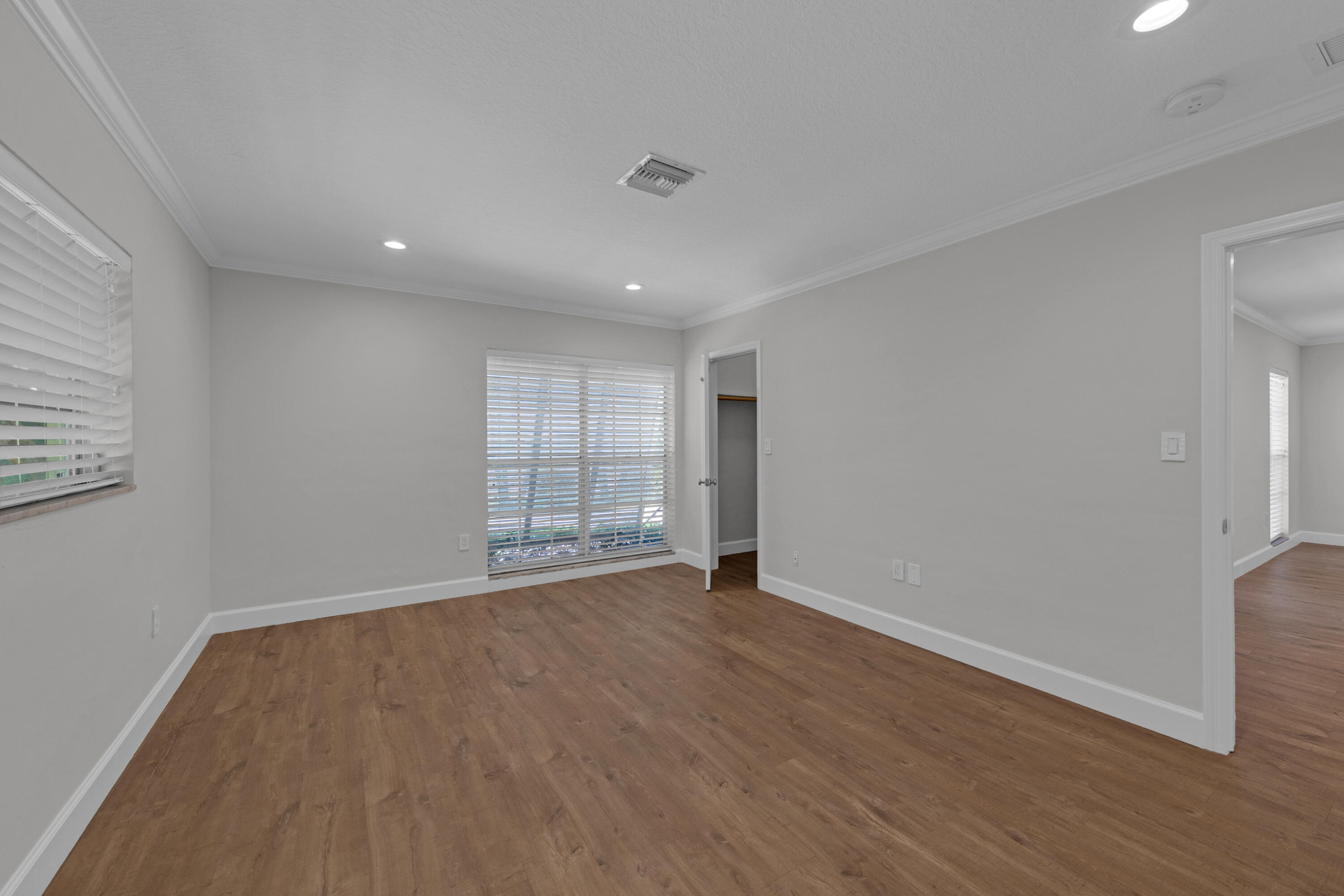 900 NE 4th Street B