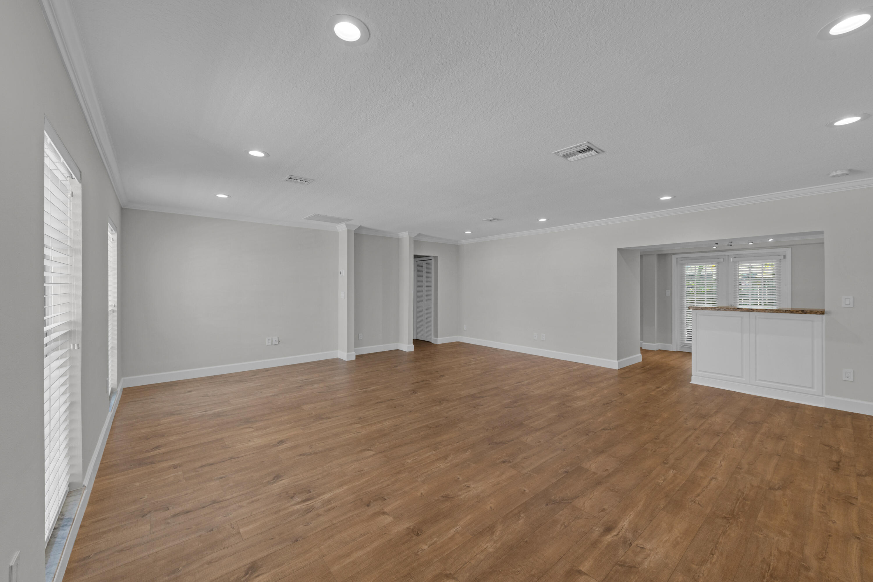 900 NE 4th Street B