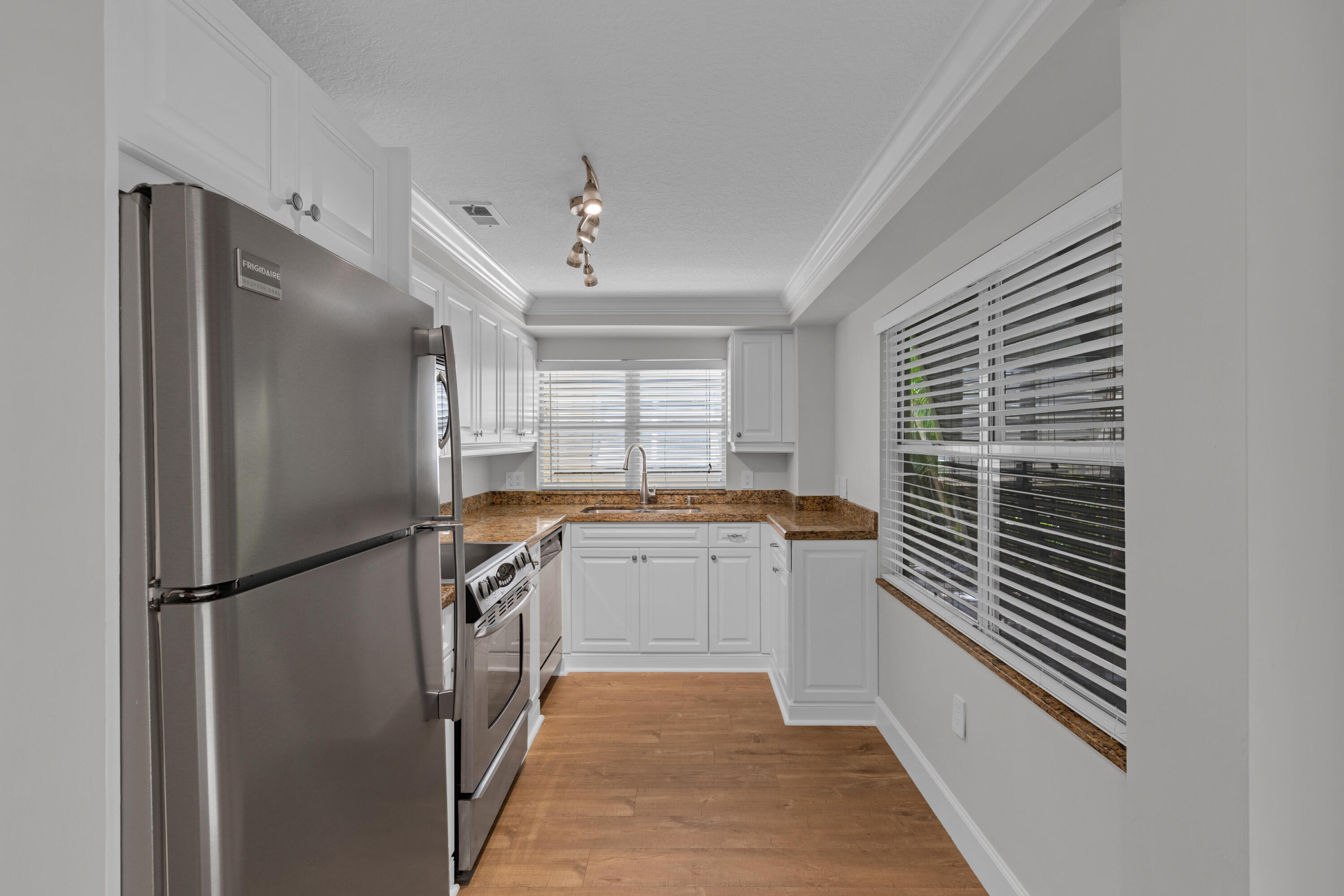 900 NE 4th Street B