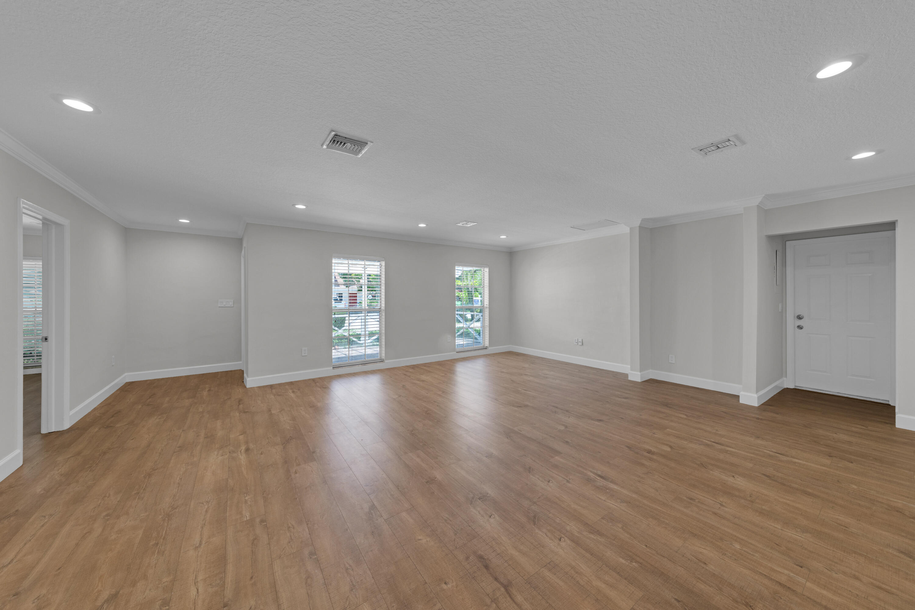 900 NE 4th Street B