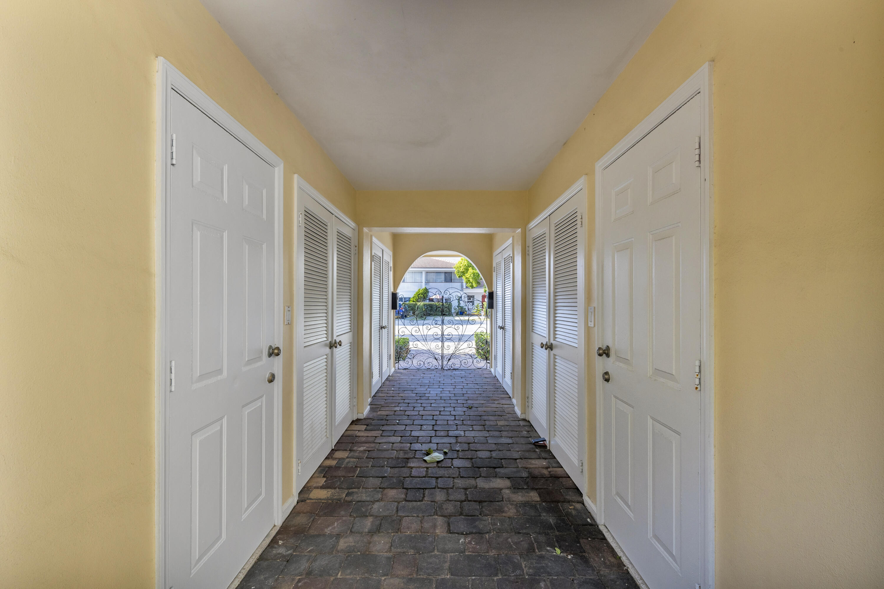 900 NE 4th Street B