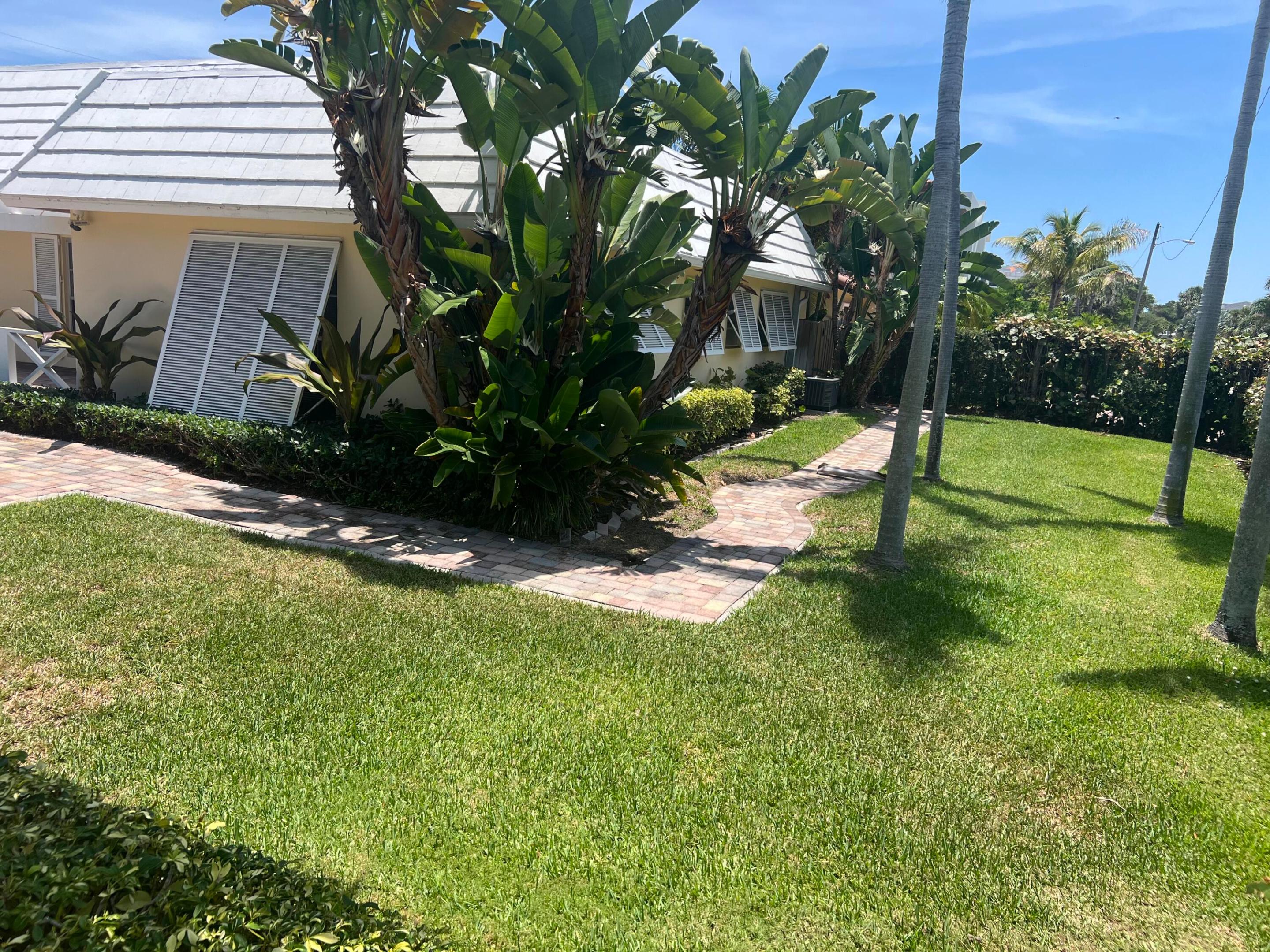 900 NE 4th Street B