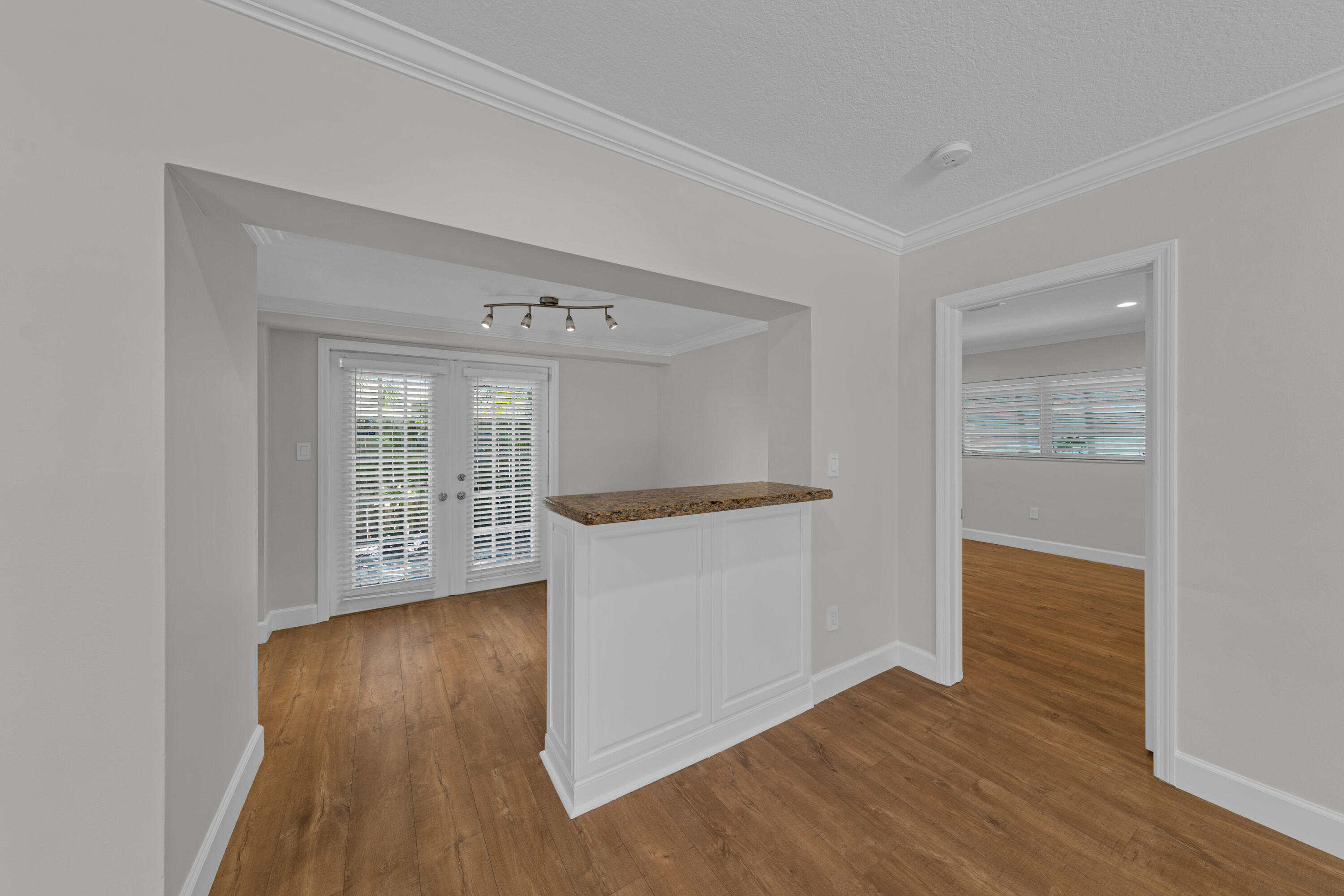 900 NE 4th Street B