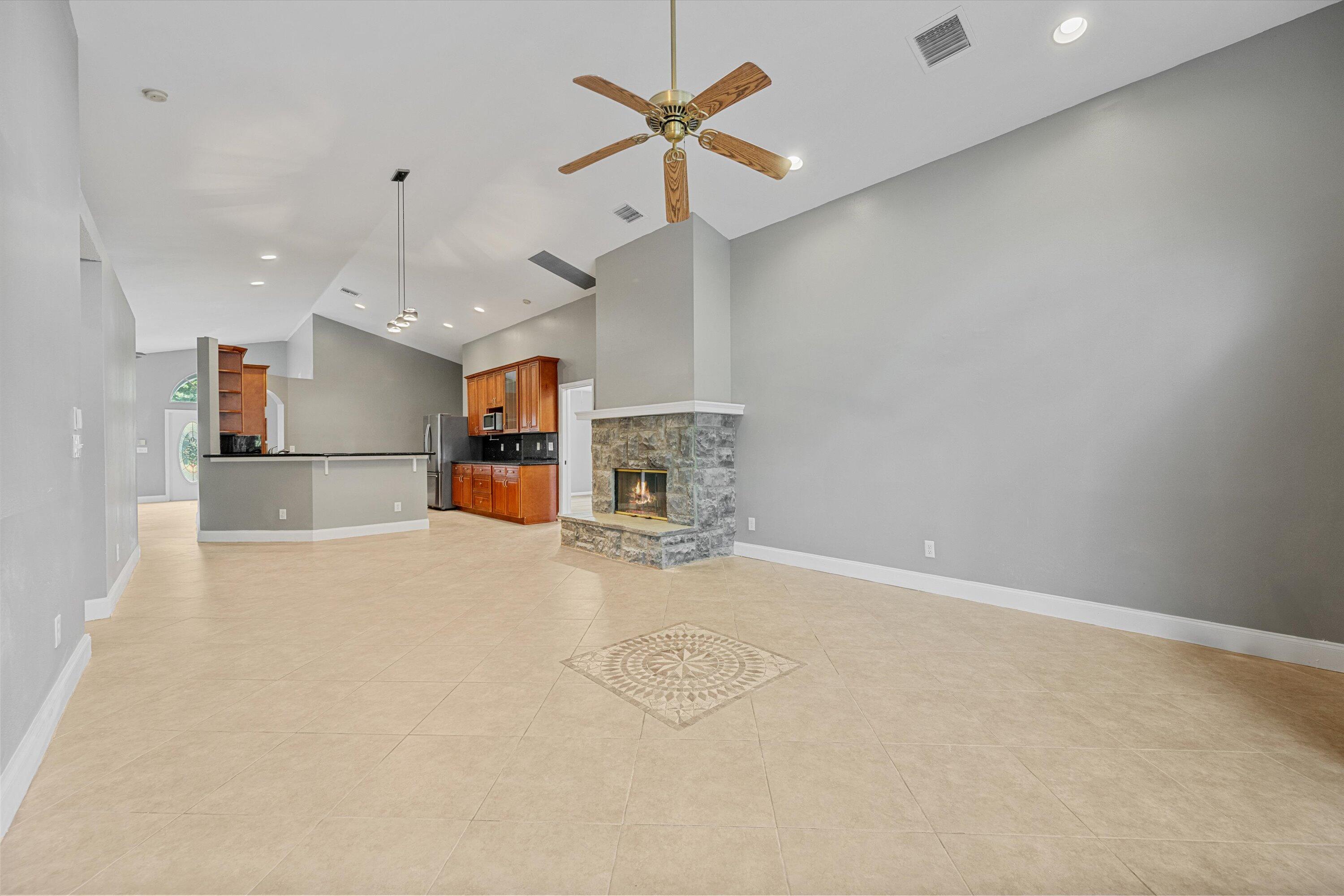 1851 Oak Berry Circle