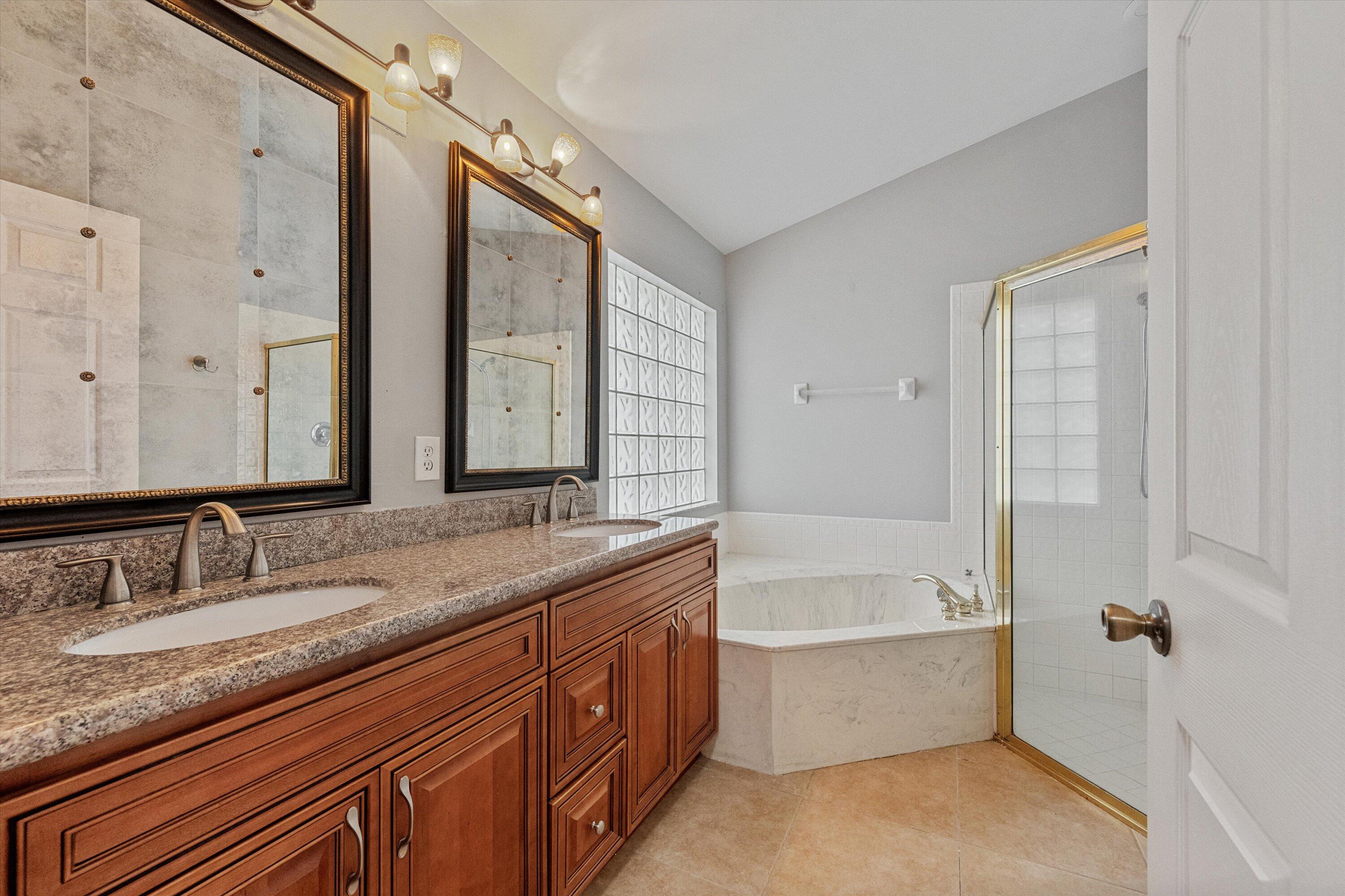 1851 Oak Berry Circle