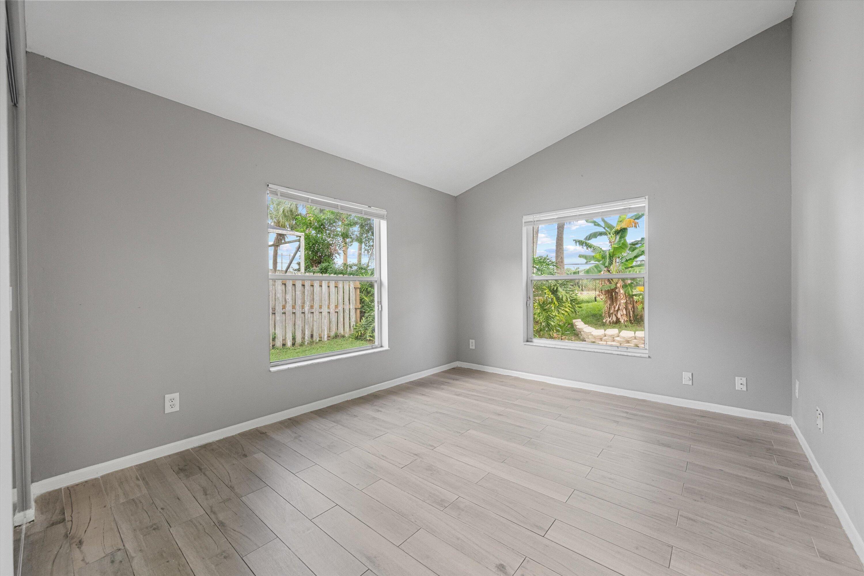 1851 Oak Berry Circle