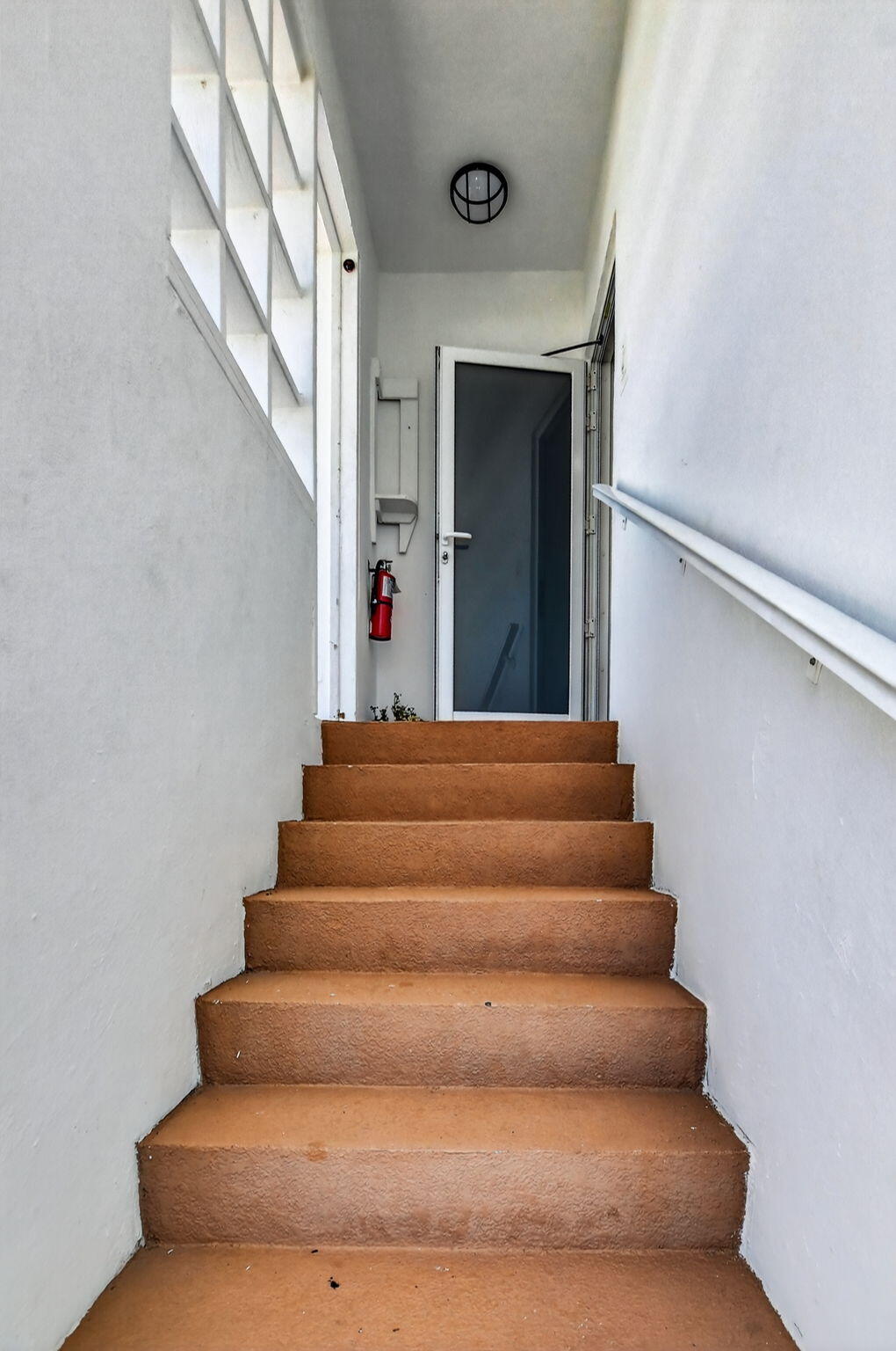 1187 Hillsboro Mile 12e