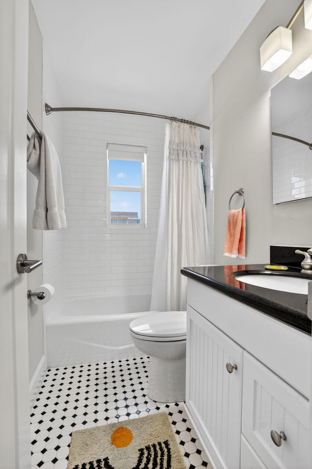 1187 Hillsboro Mile 12e