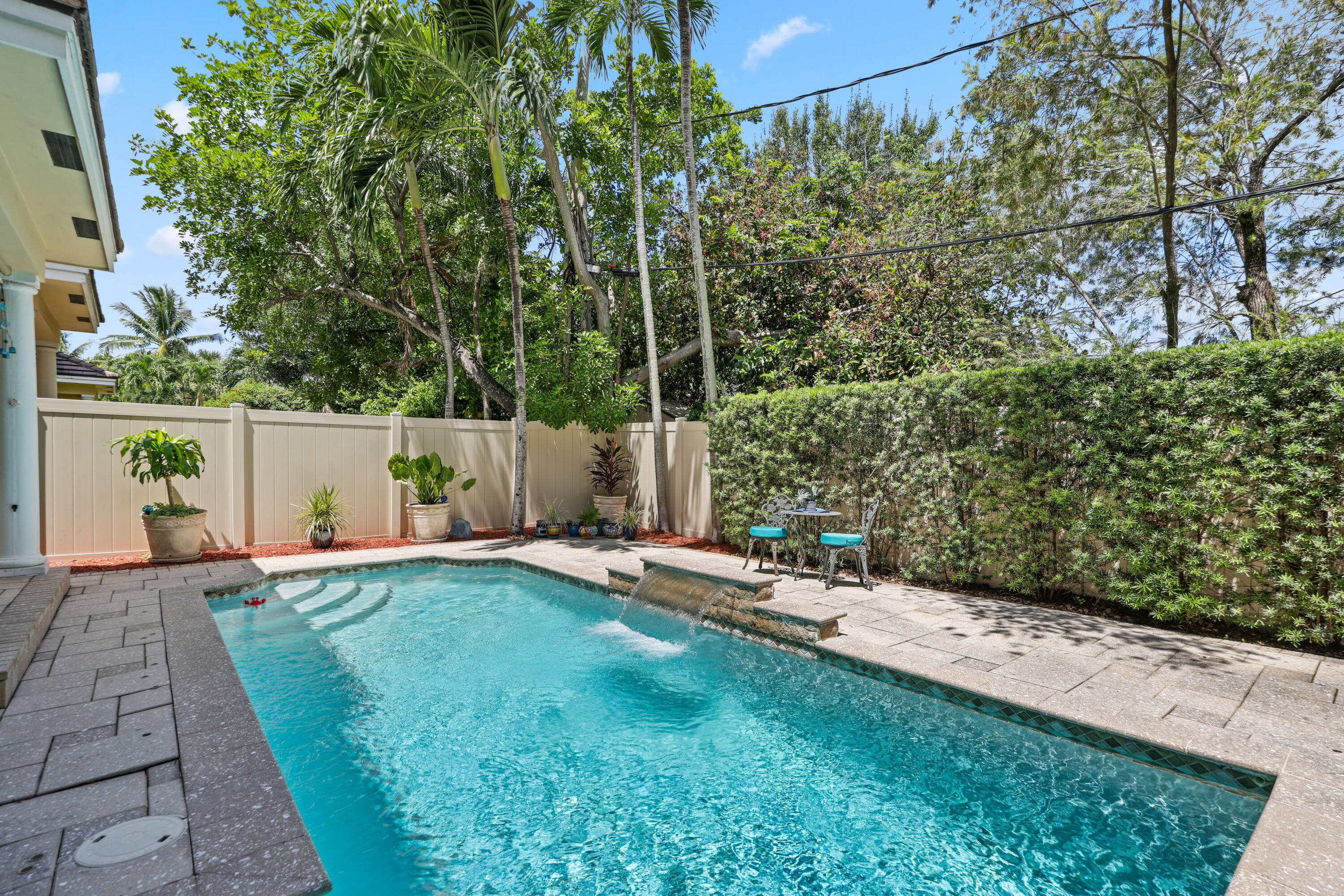 1525 SW 23rd Street
