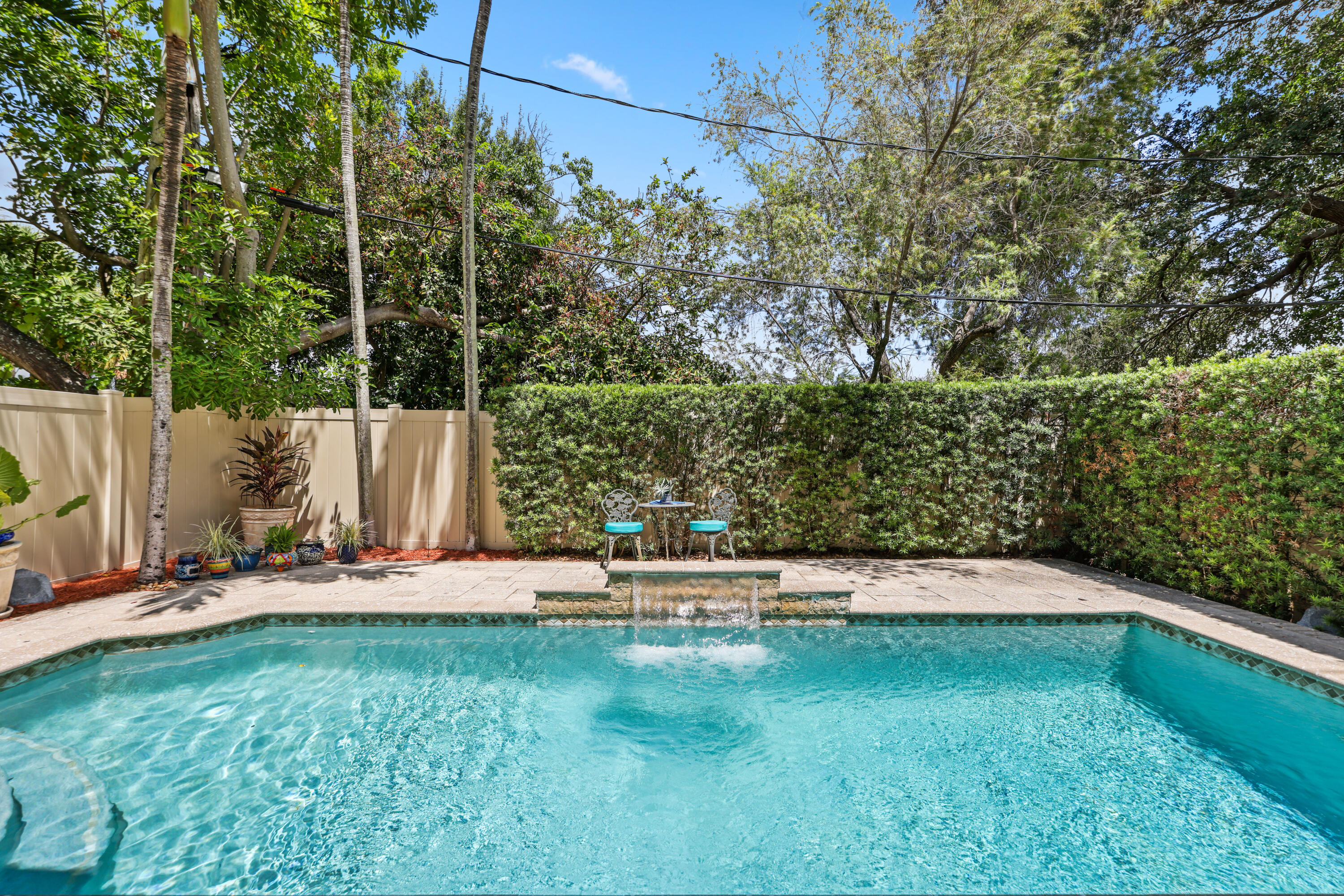 1525 SW 23rd Street