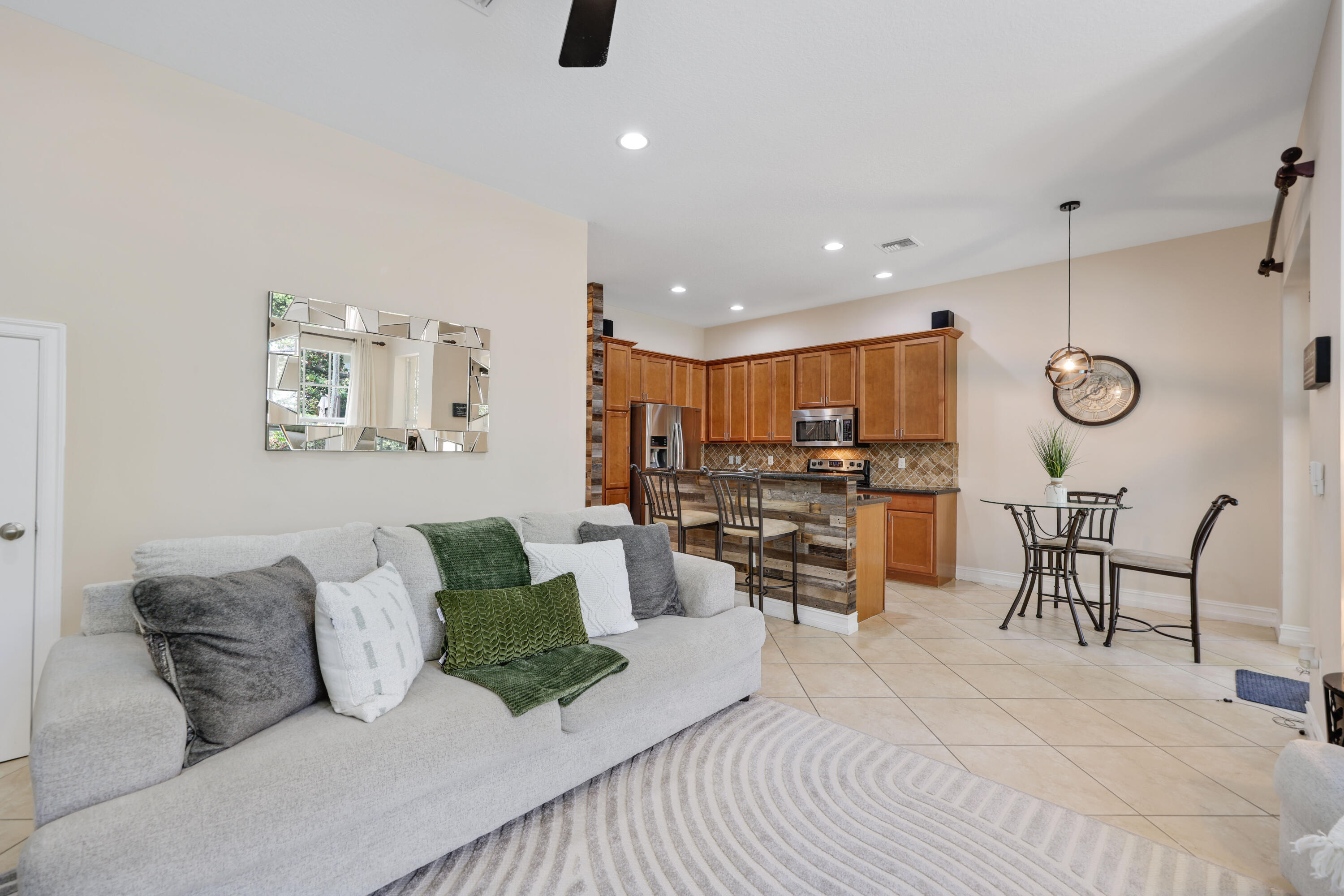 1525 SW 23rd Street