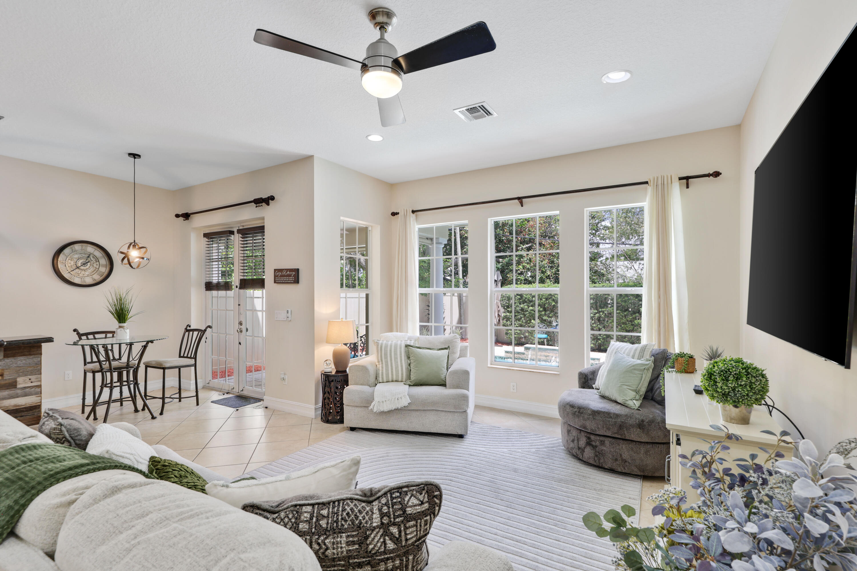 1525 SW 23rd Street