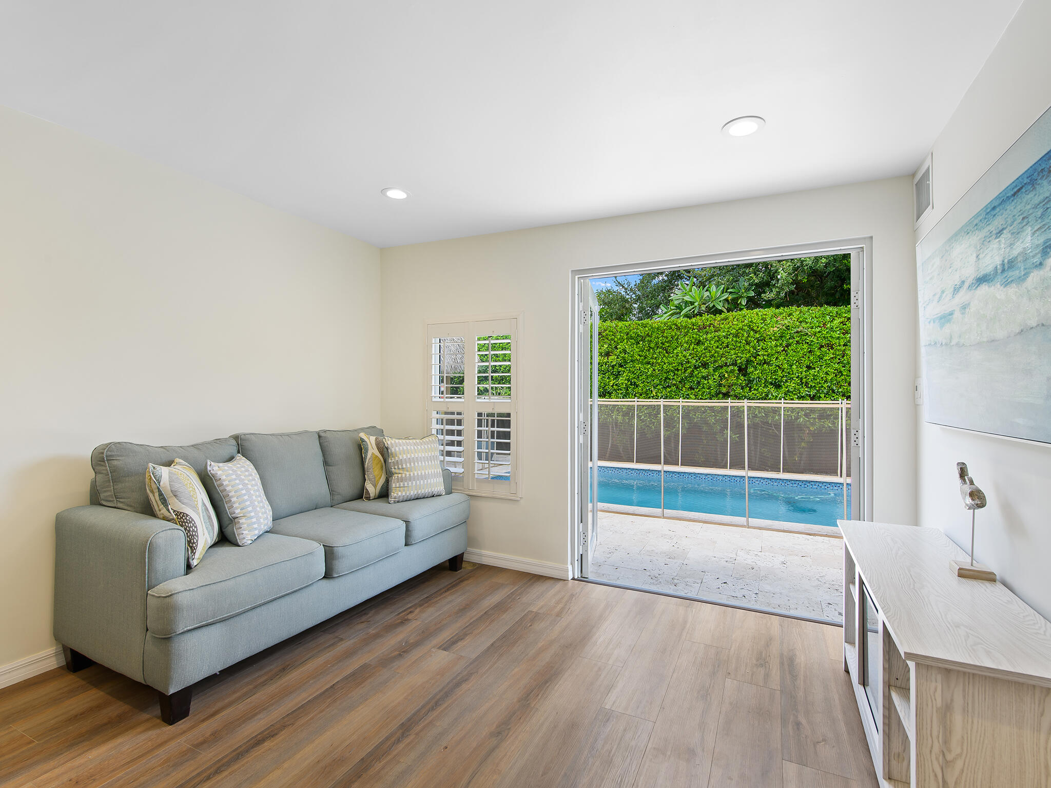 2401 NE 45th Street