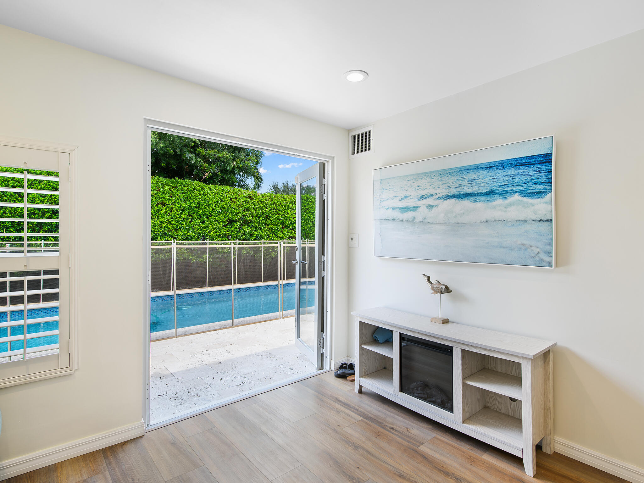 2401 NE 45th Street