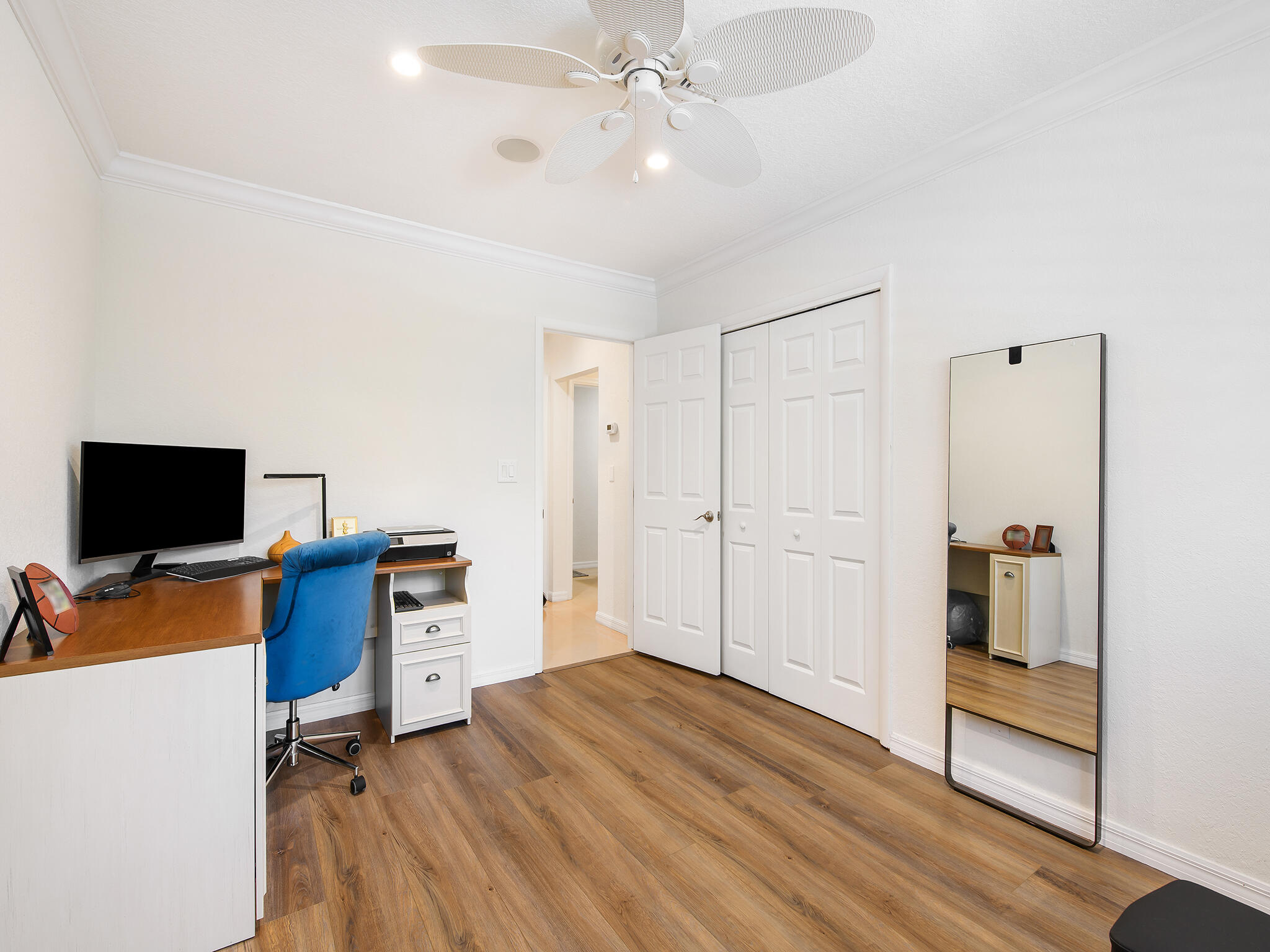 2401 NE 45th Street