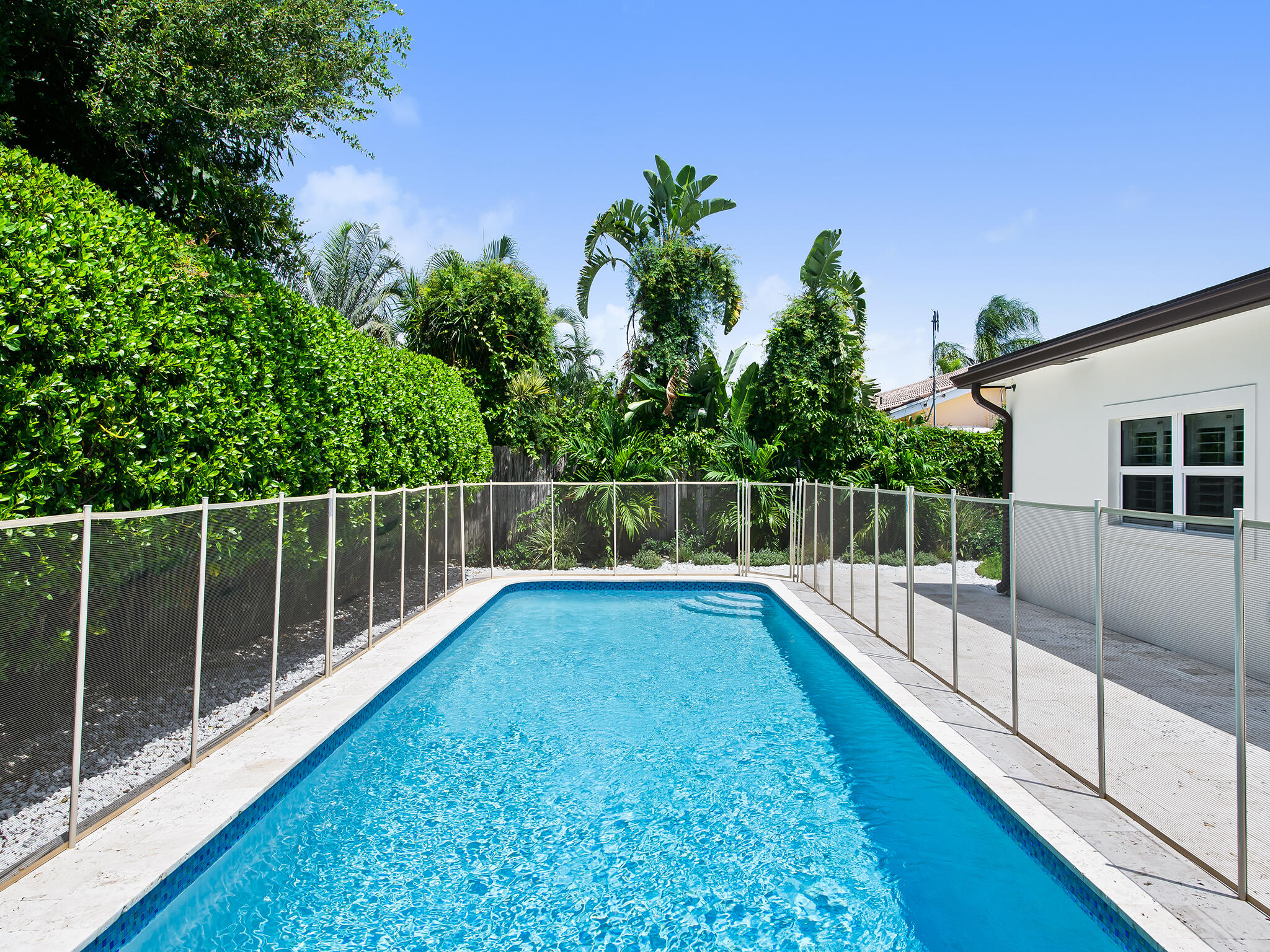2401 NE 45th Street