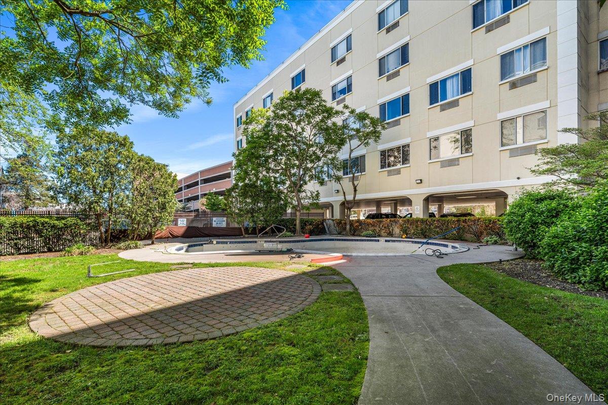 130 Post Avenue Unit: 324