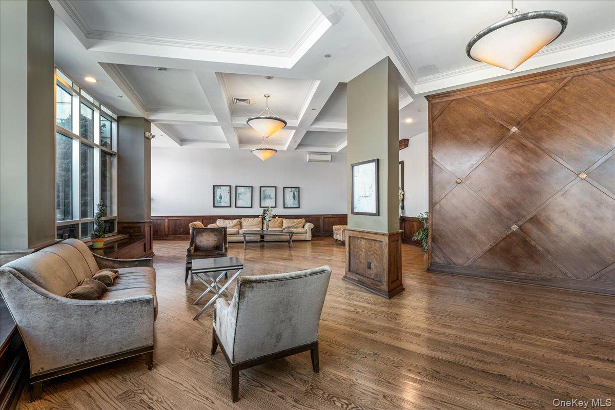 130 Post Avenue Unit: 324
