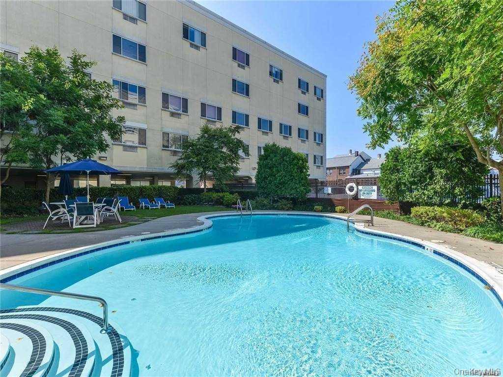 130 Post Avenue Unit: 324