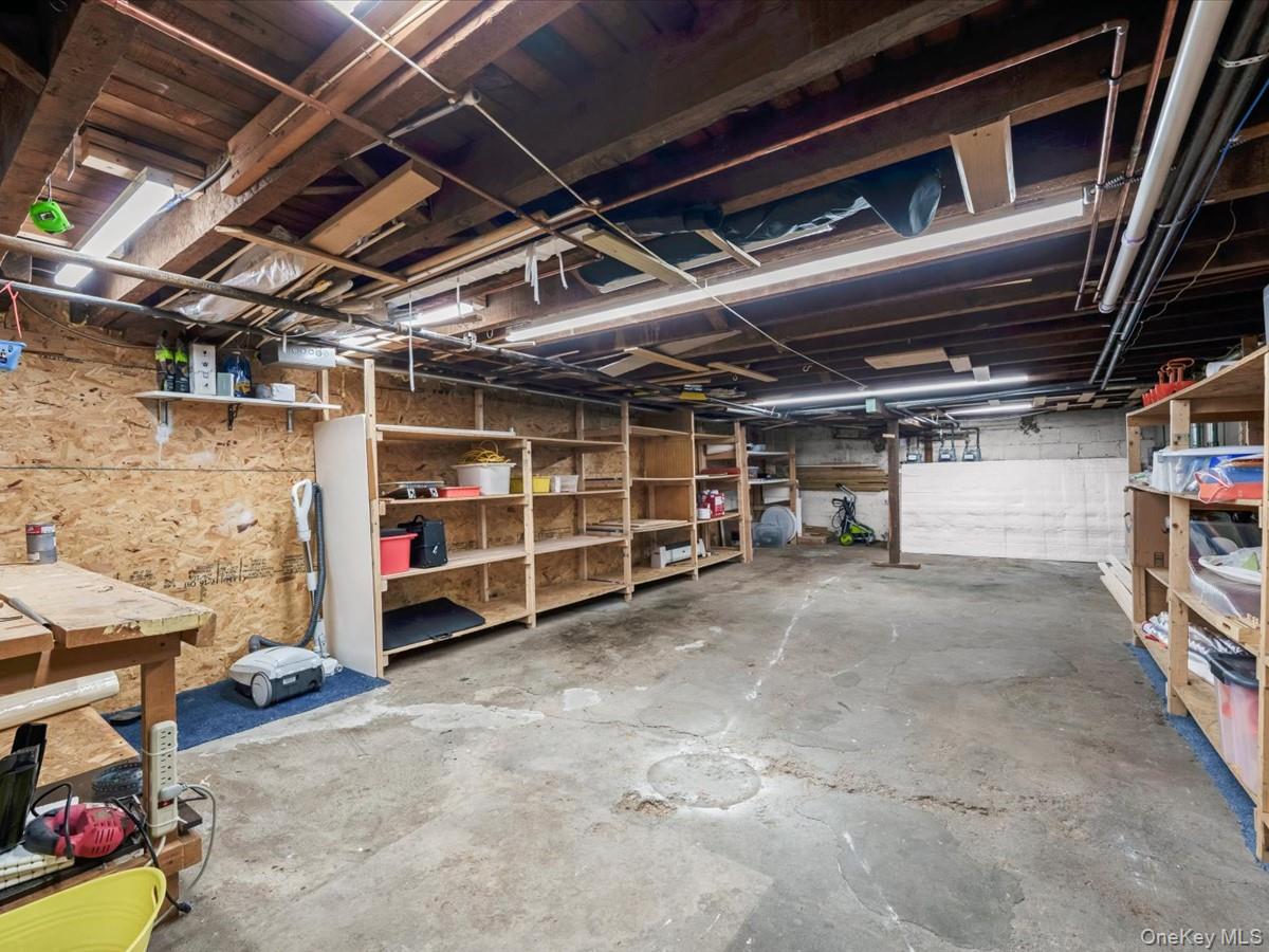 154 Post Avenue Unit: 1