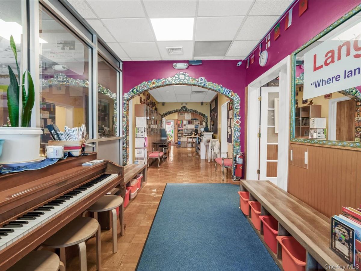 154 Post Avenue Unit: 1