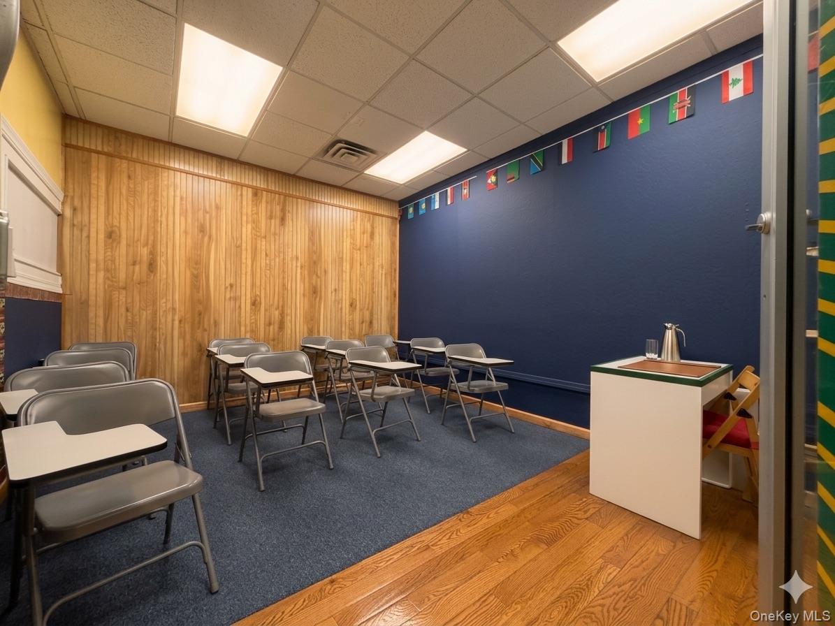 154 Post Avenue Unit: 1