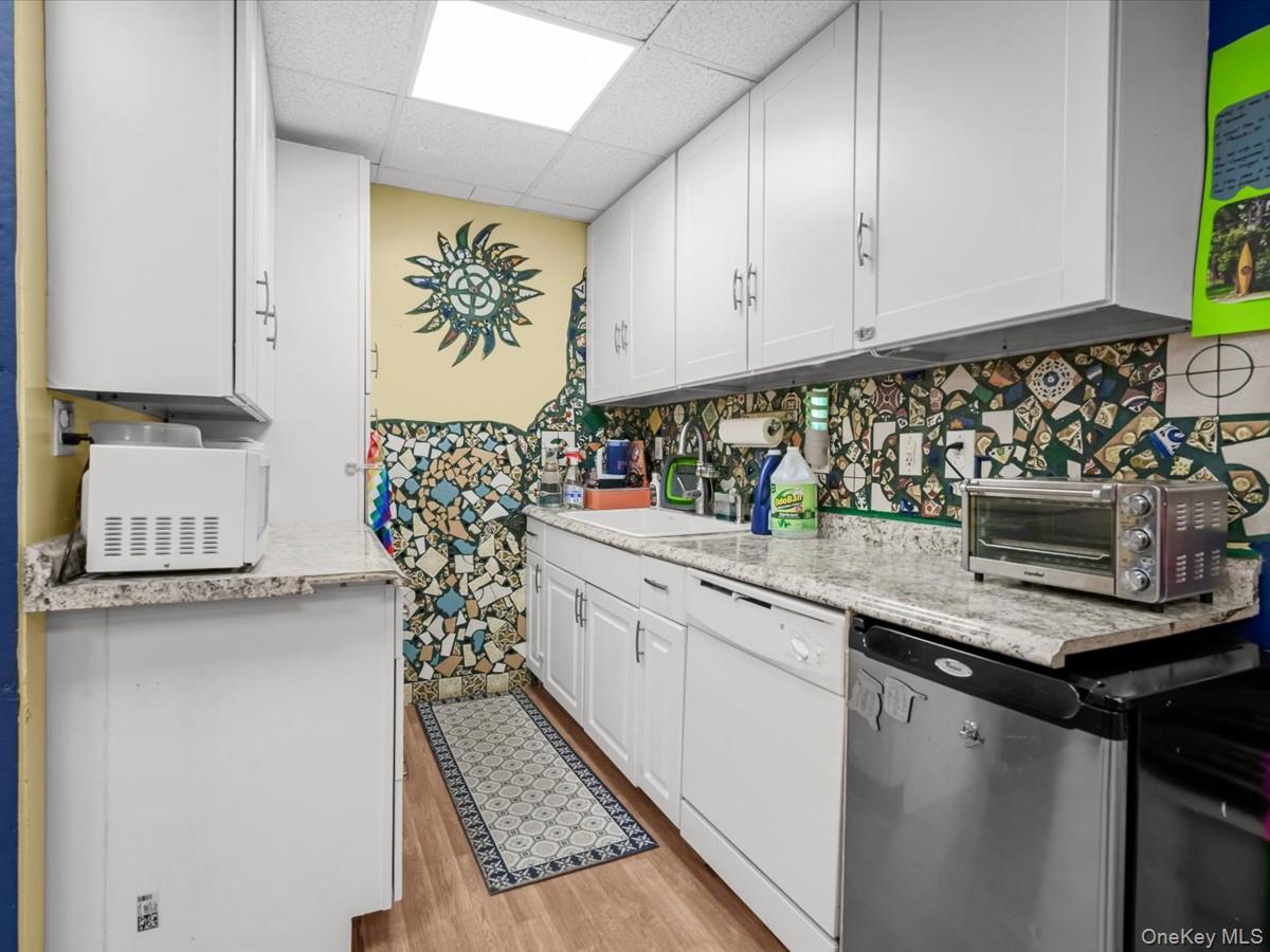 154 Post Avenue Unit: 1