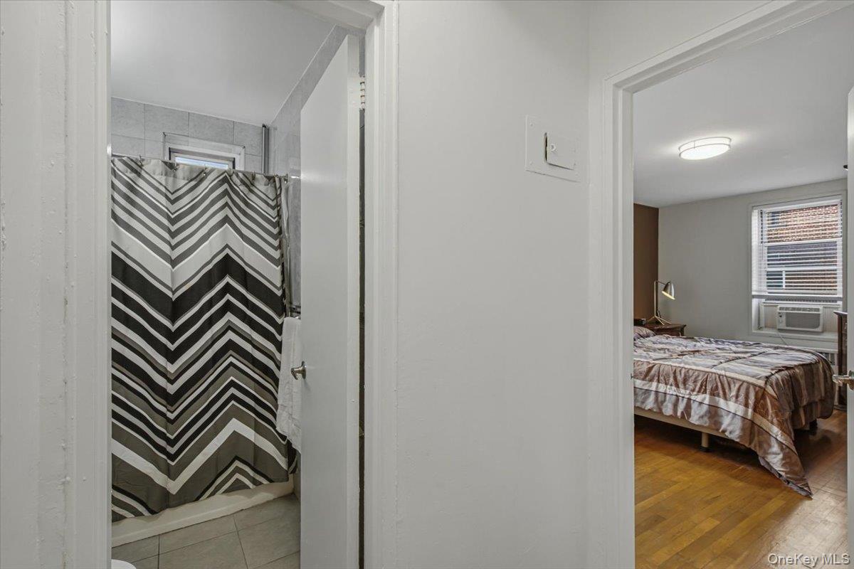 2107 Wallace Ave Wallace Unit: 6A