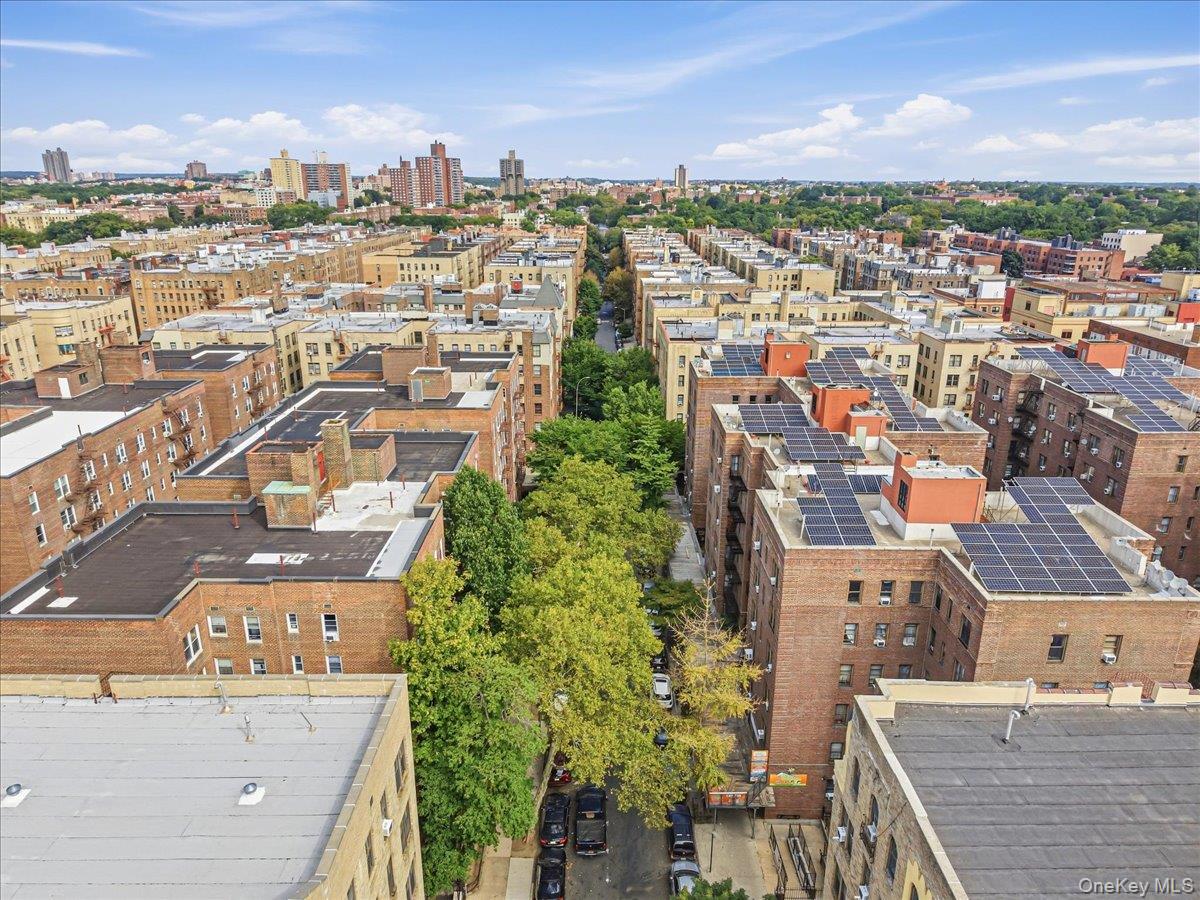 2107 Wallace Ave Wallace Unit: 6A