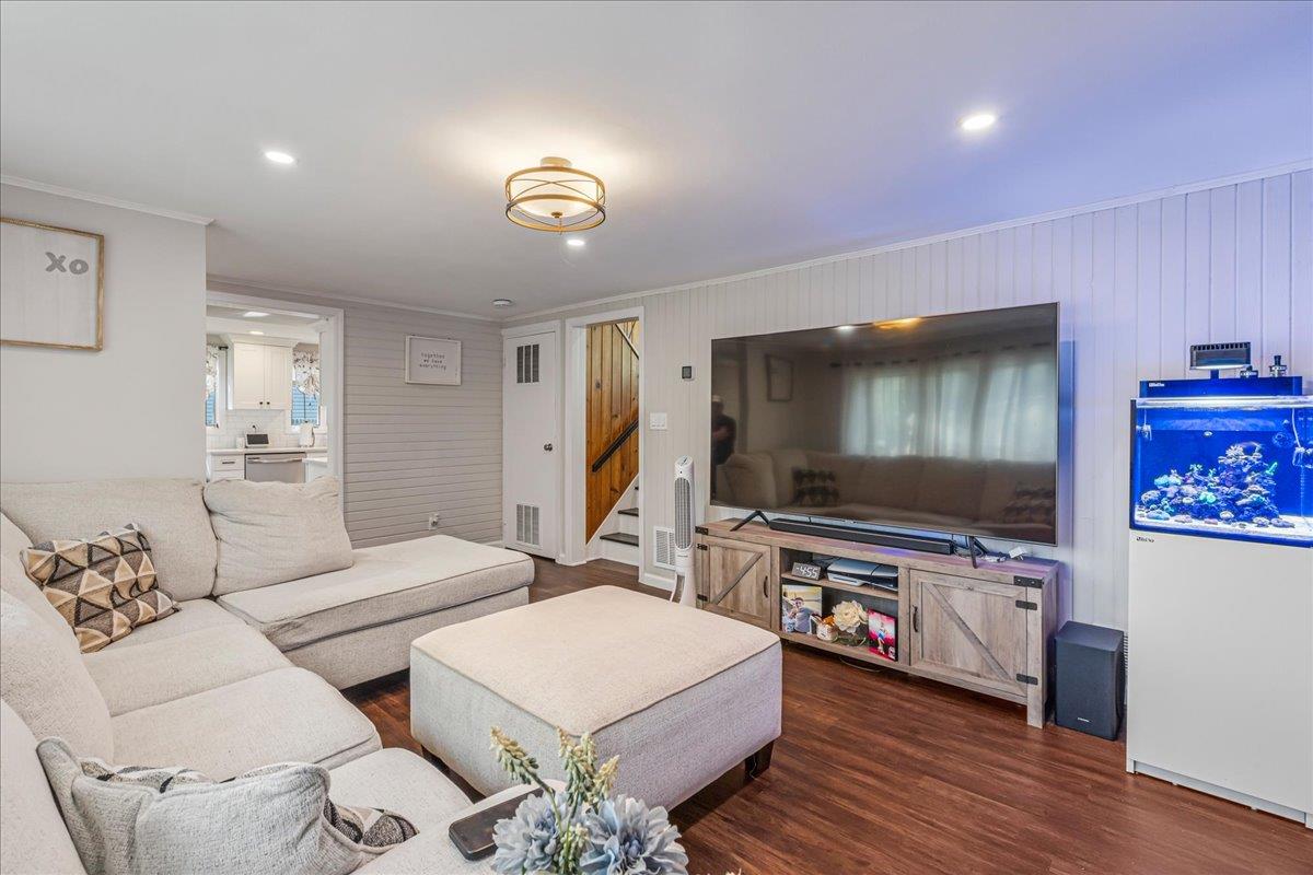 19 Colony Road