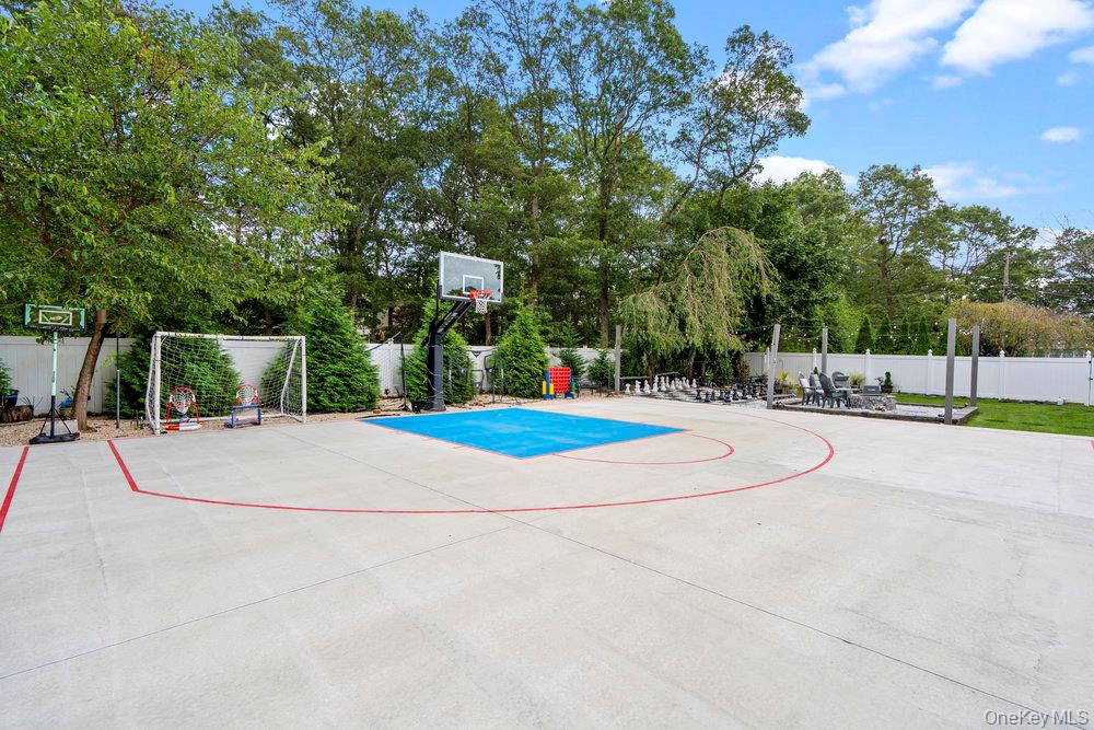 35 Robinson Avenue