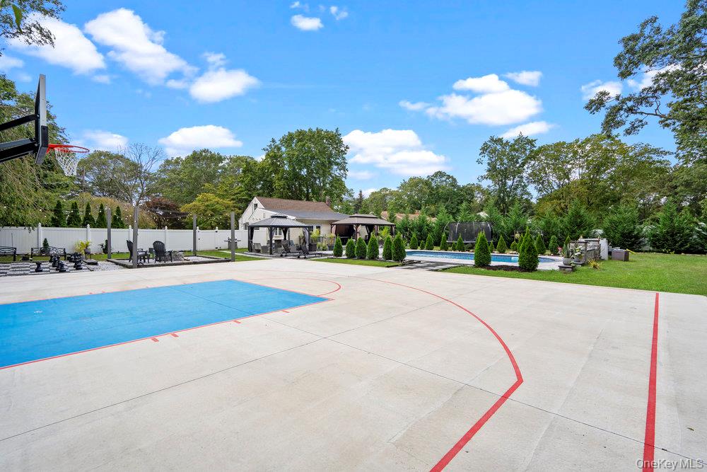35 Robinson Avenue