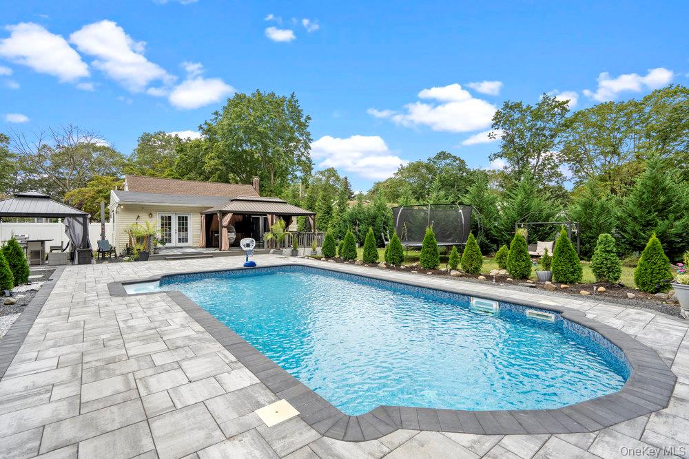 35 Robinson Avenue