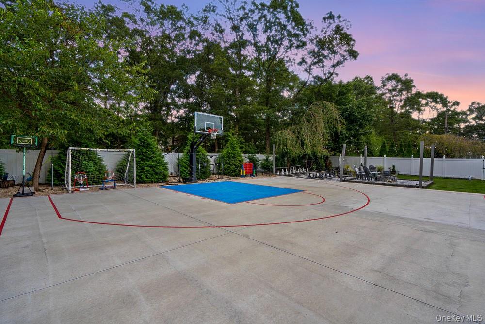 35 Robinson Avenue