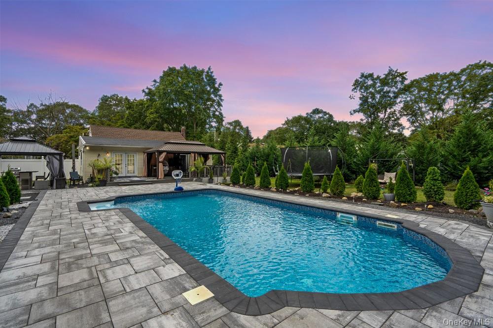35 Robinson Avenue