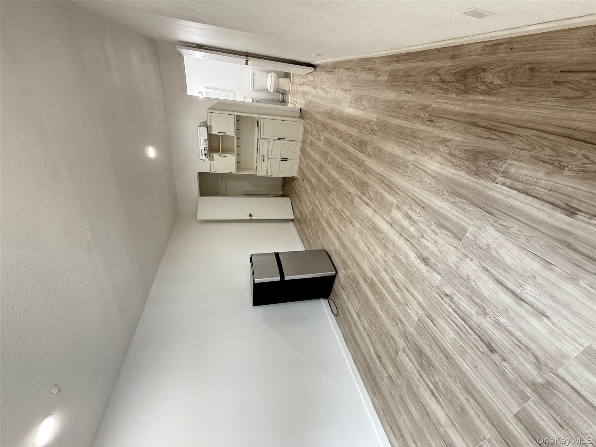 238 Wiley Street Unit: 1