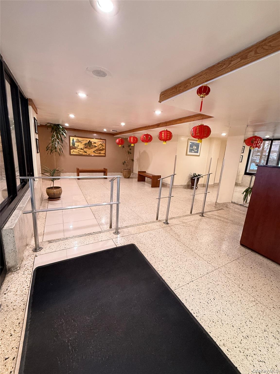 13705 Franklin Avenue Unit: 2E